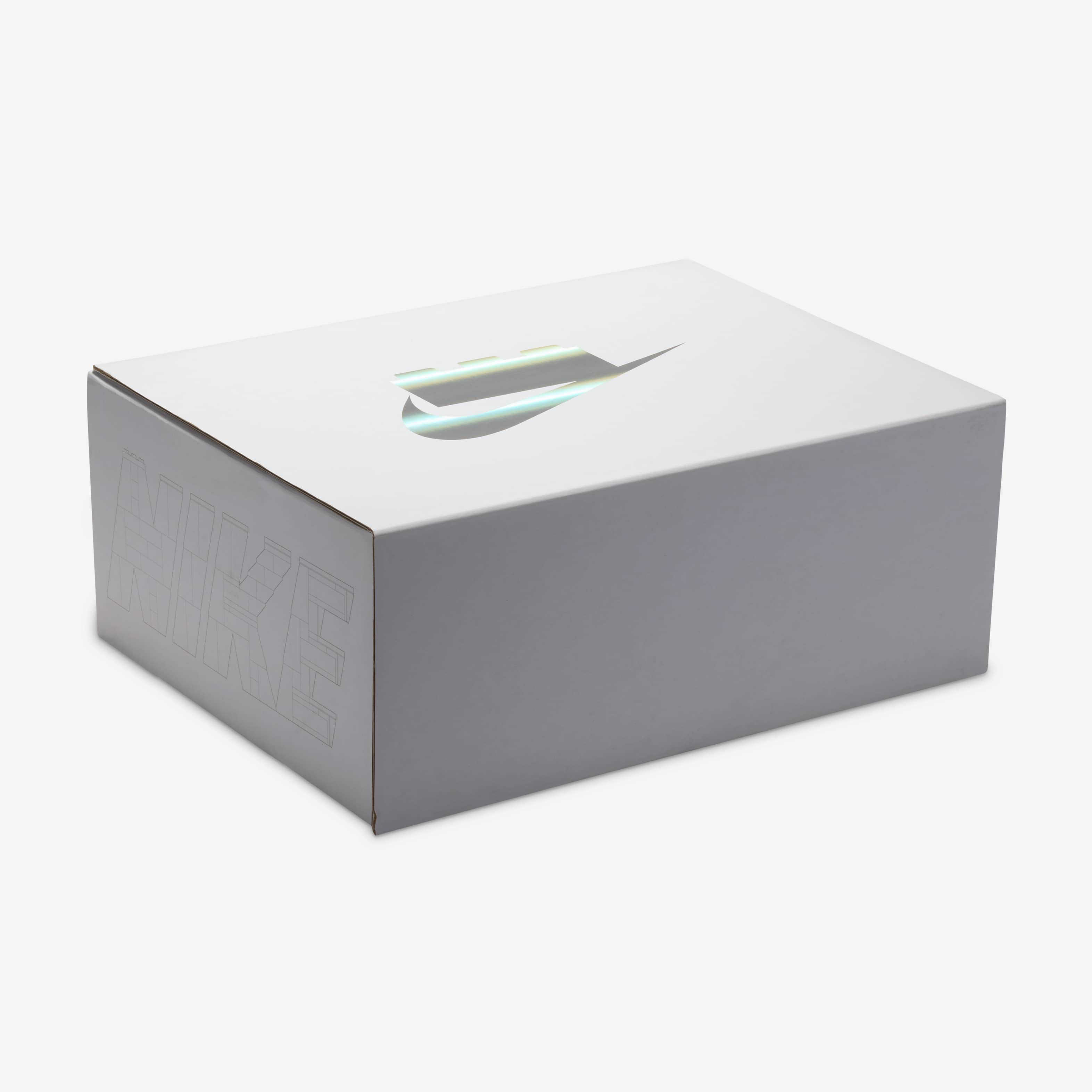 Nike Dunk Low x LEGO&reg; Collection image number 9