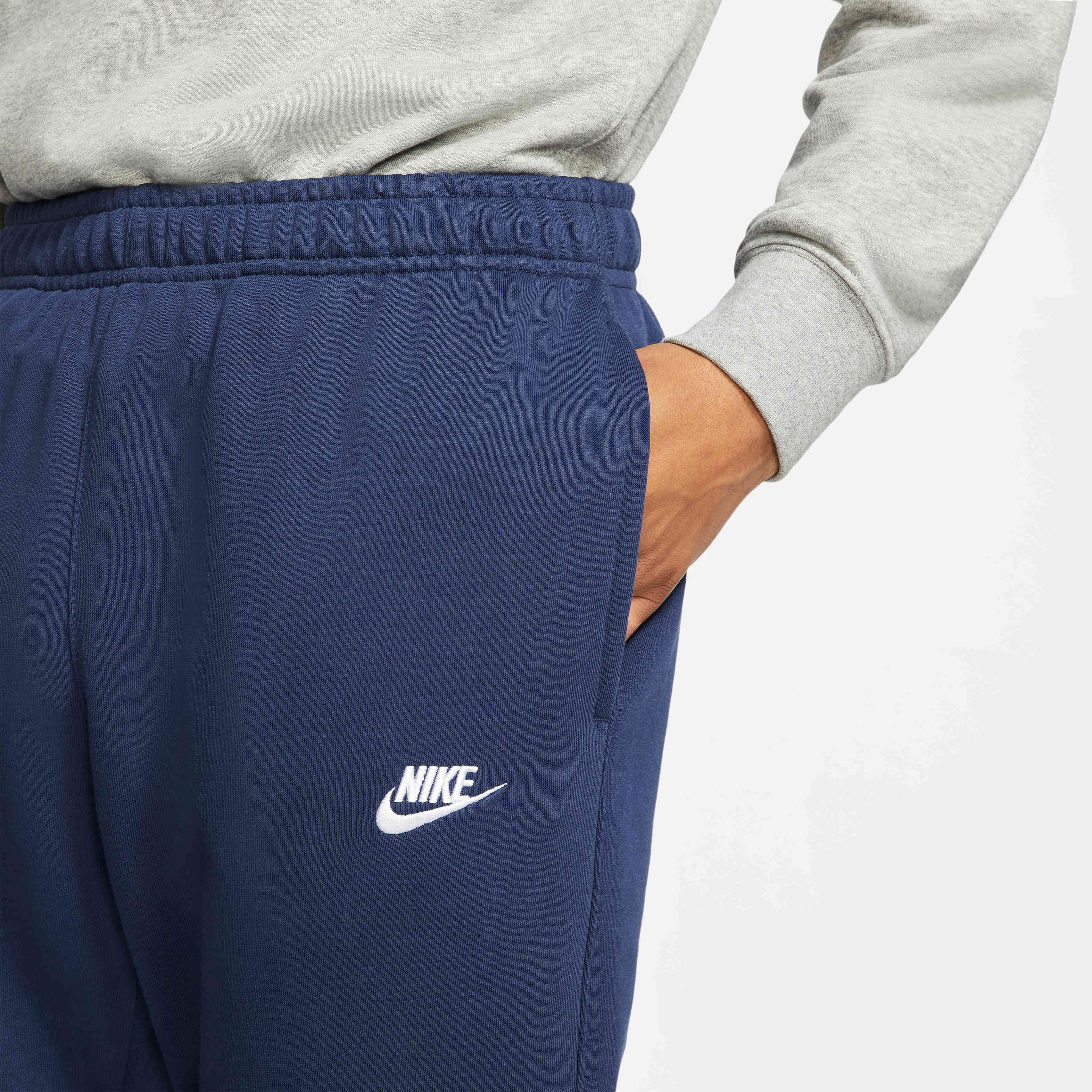 Nike Sportswear Club image number 2