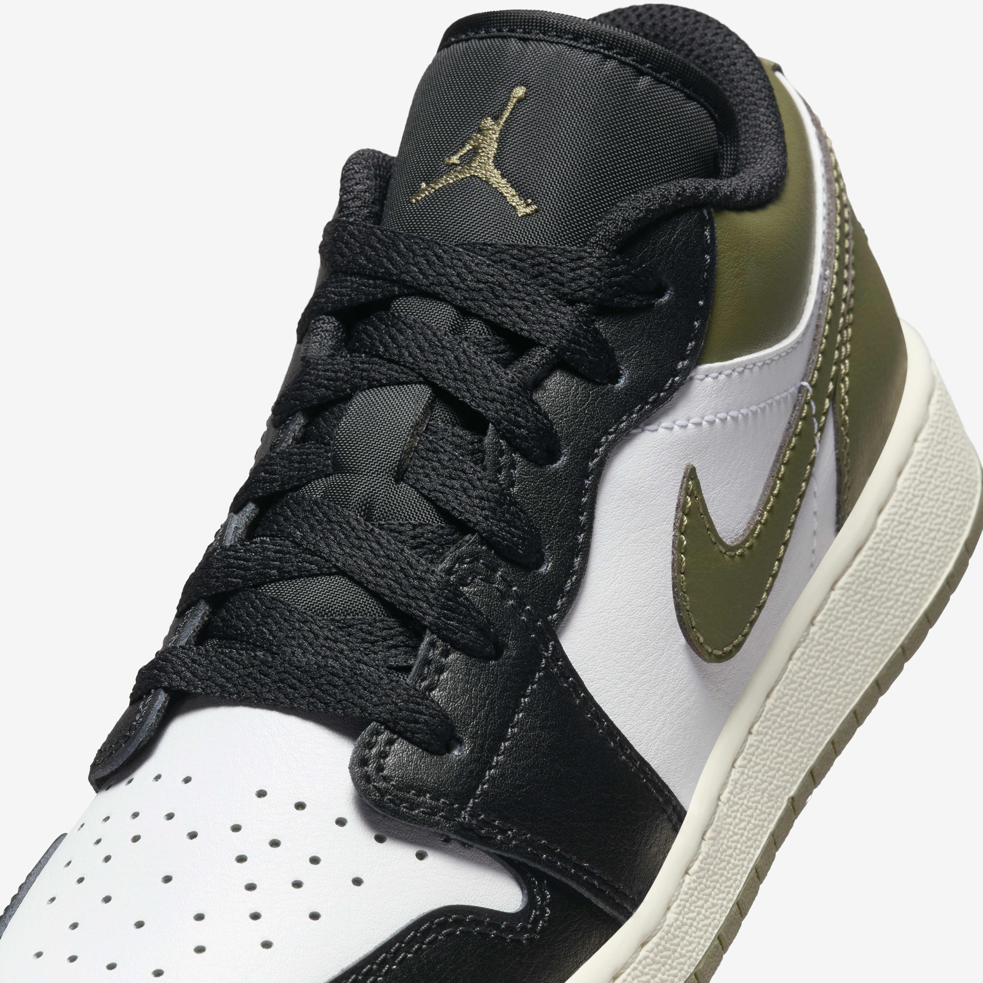 Youth jordan 1s hot sale