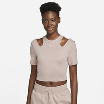 Nike Sportswear Essentials
