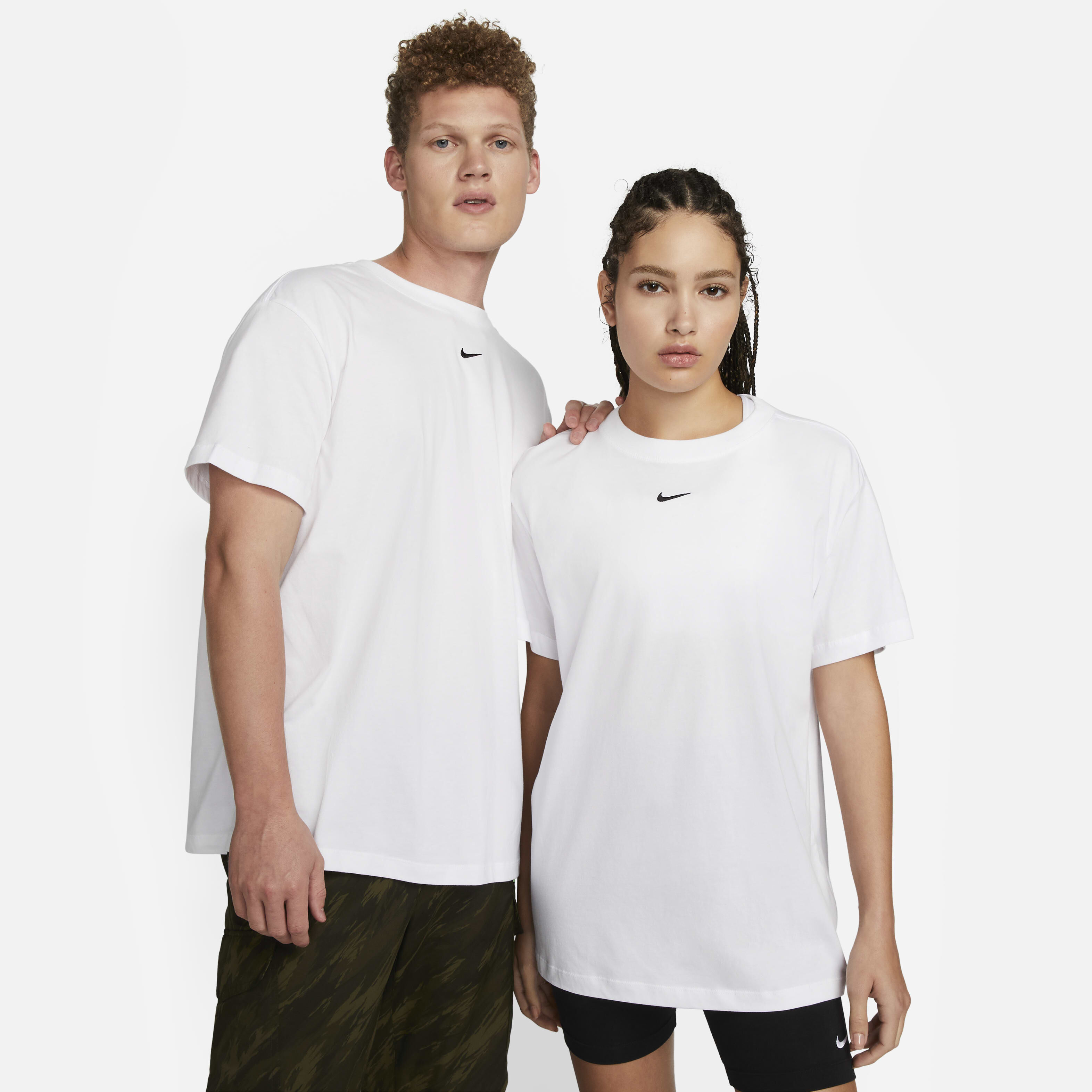 Nike Sportswear Essentials image number 0