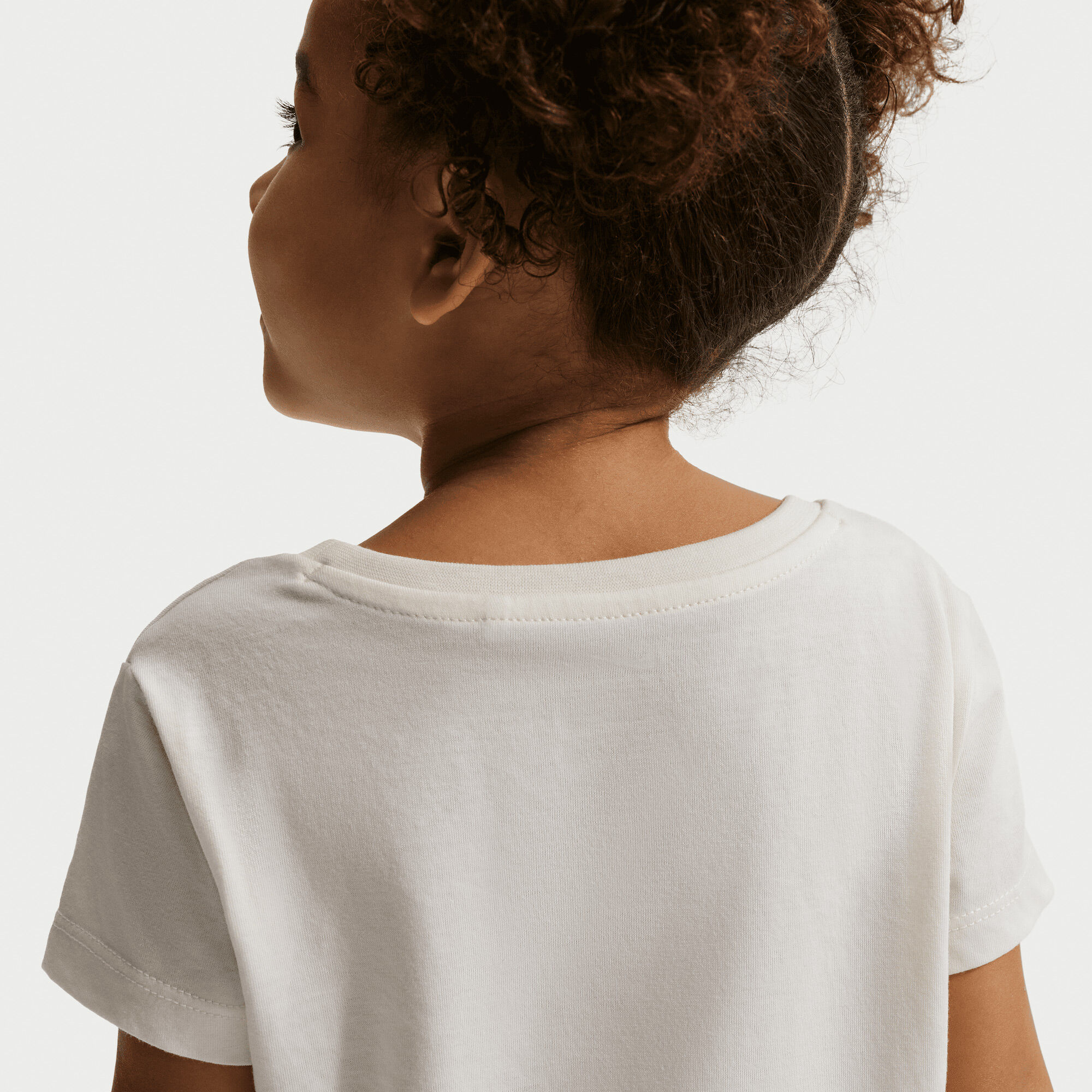 نايكي تشيري image number 3