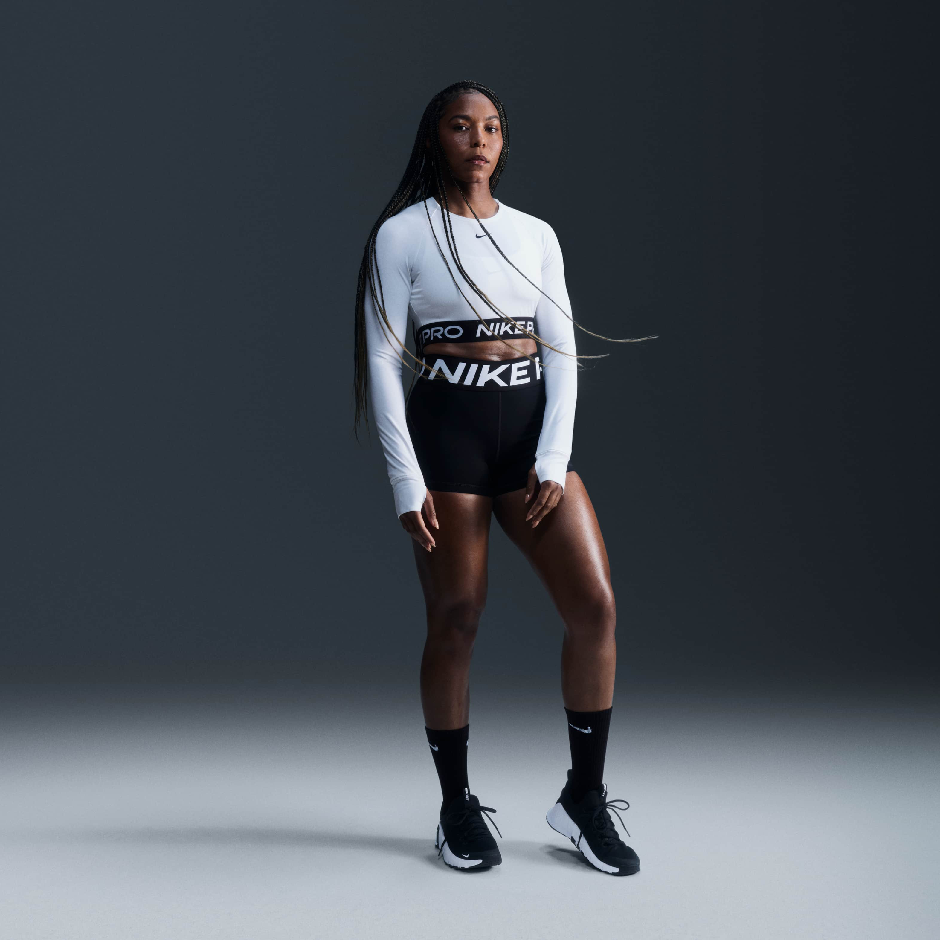 Nike Pro image number 5