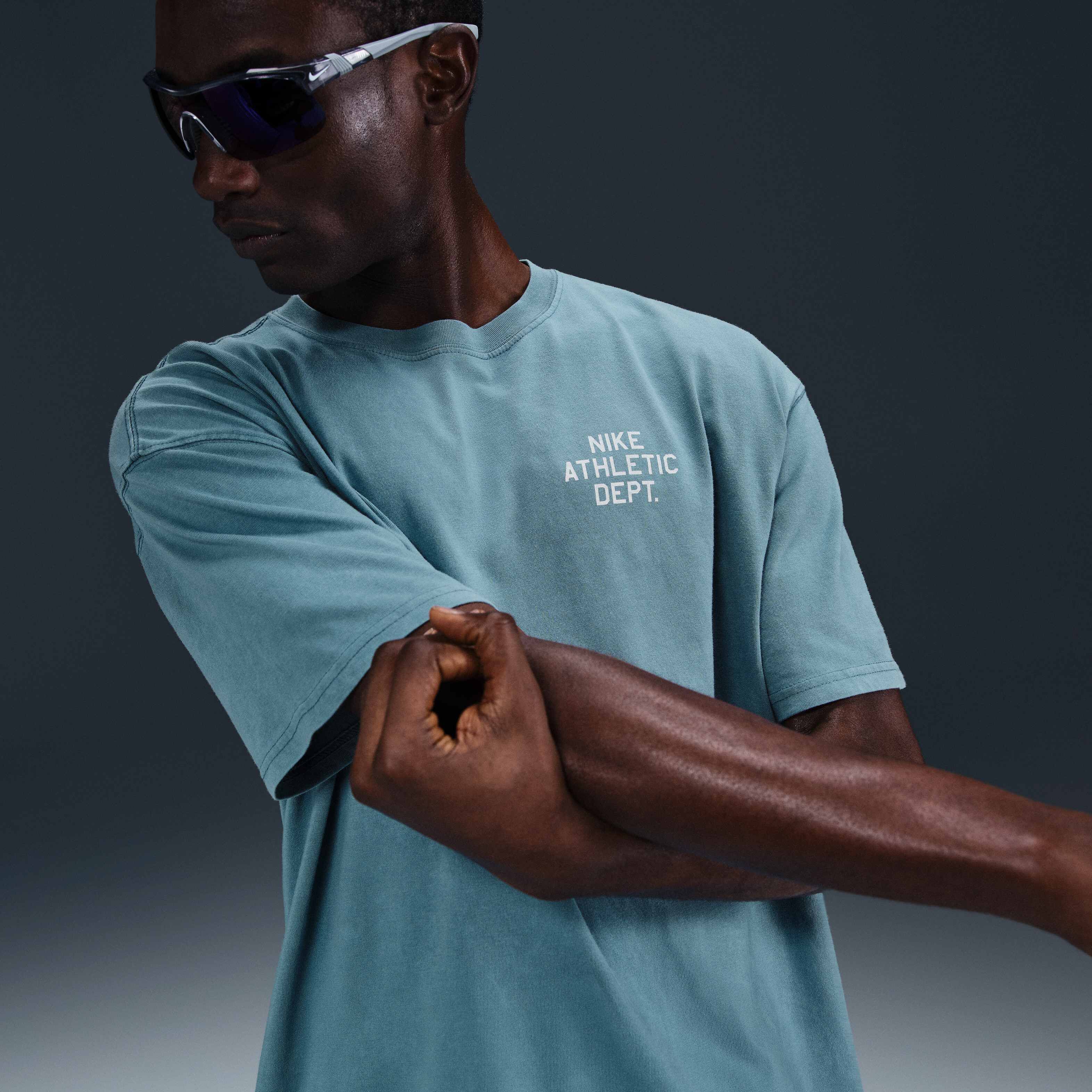 ★ Nike★ Fitness T-shirt M Smoky Blue HJ3620006 HJ3620-006 Nike Men's Fitness T-Shirt. Nike.com