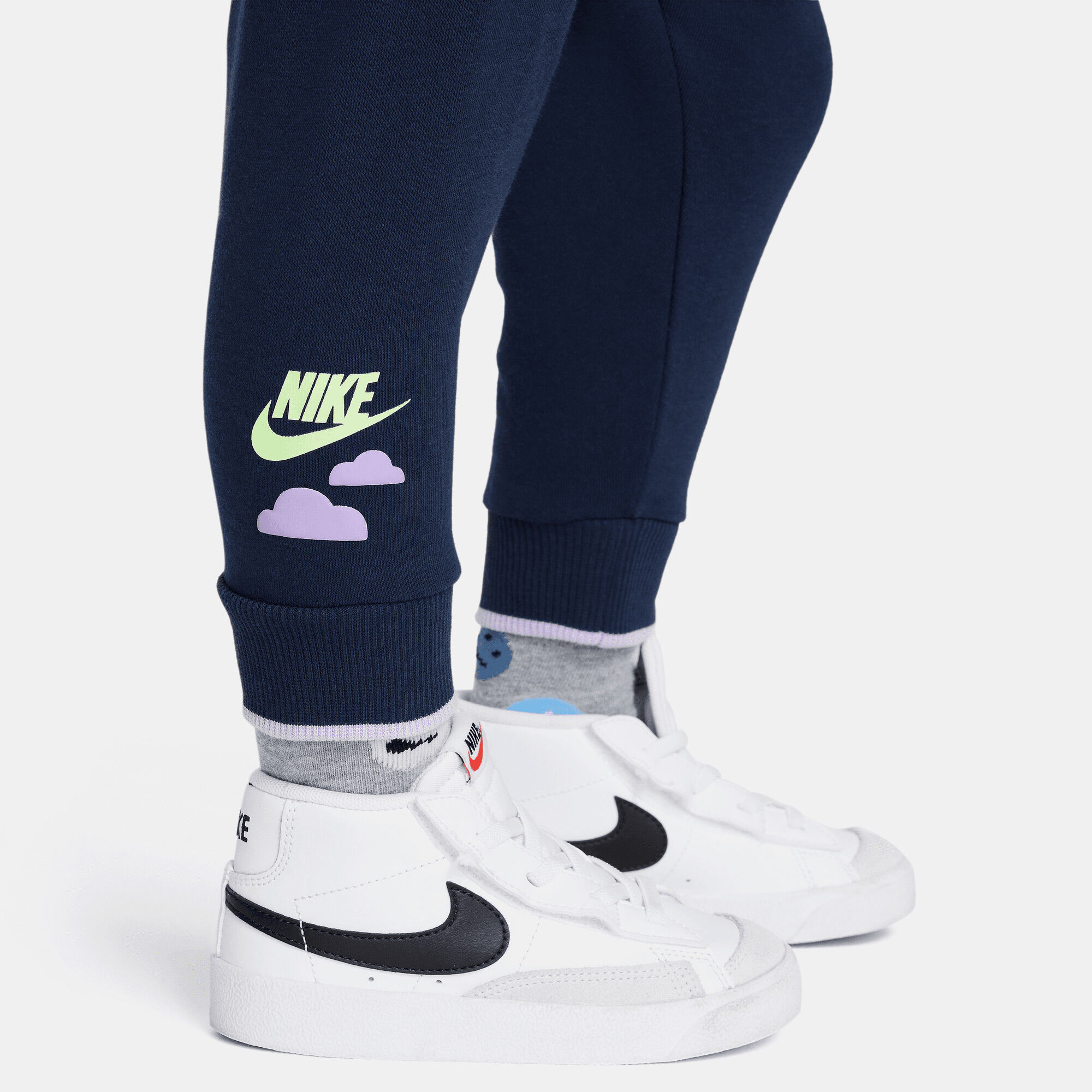 Nike Sweet Swoosh image number 3