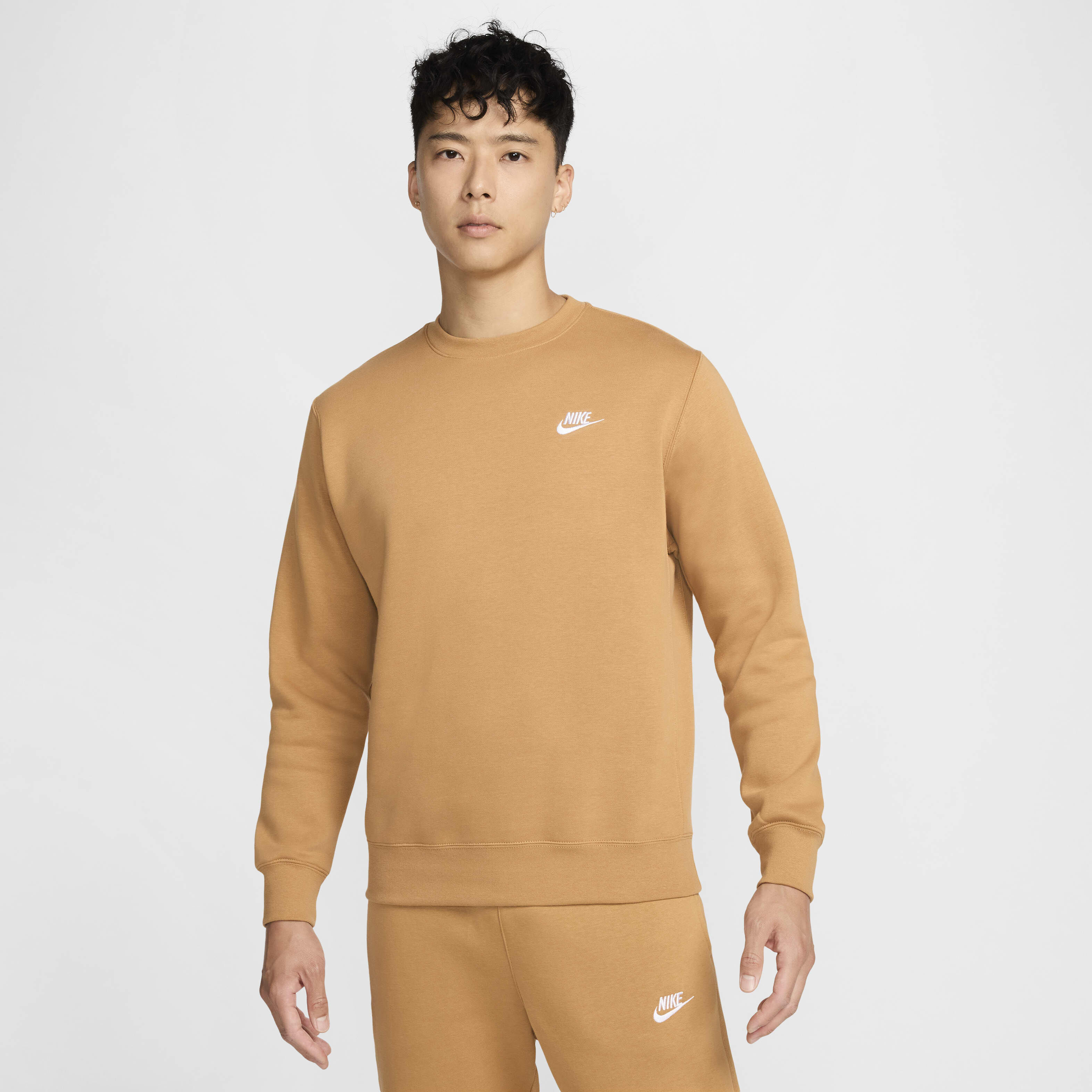Nike crew sweatpants 2025