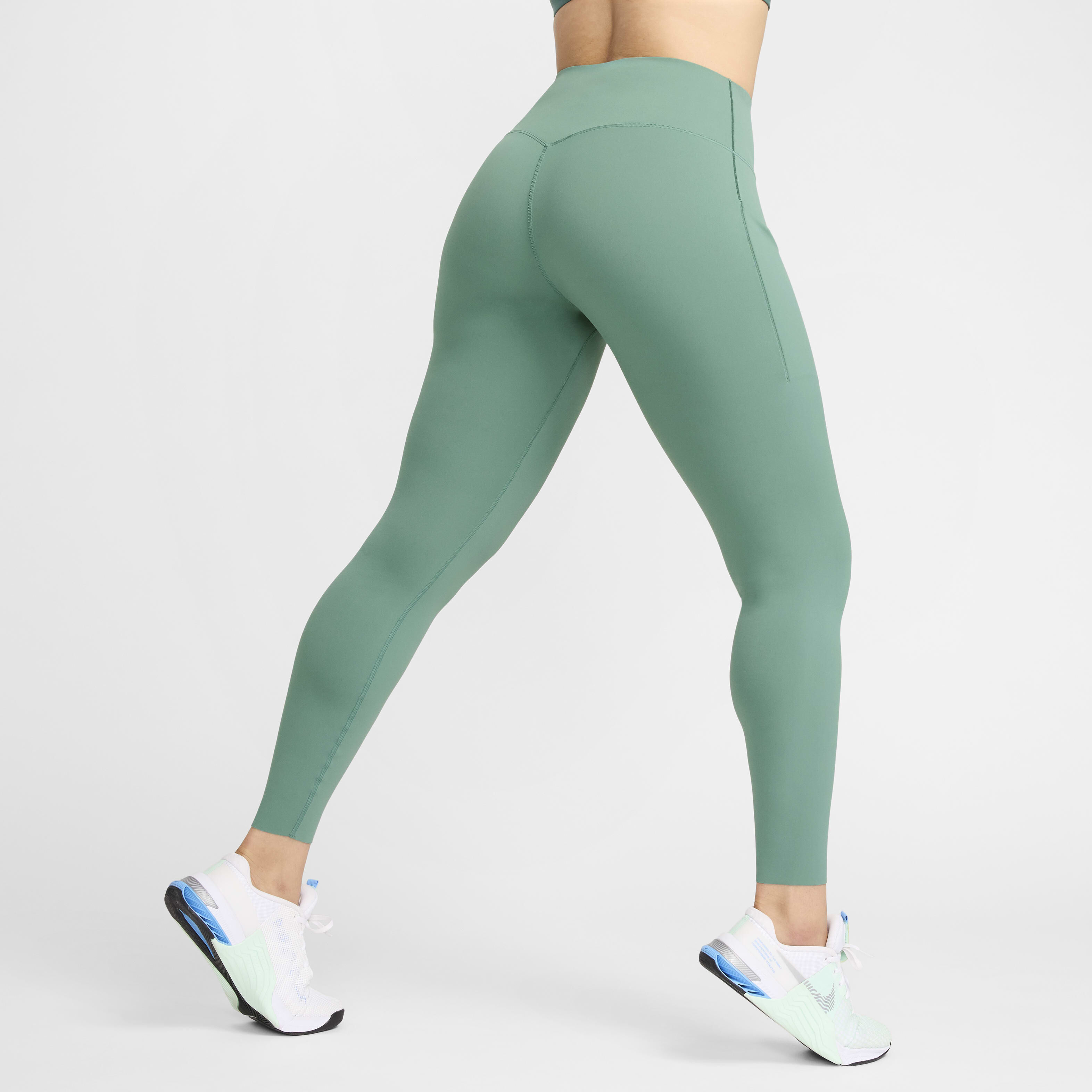 Nike Universa image number 1