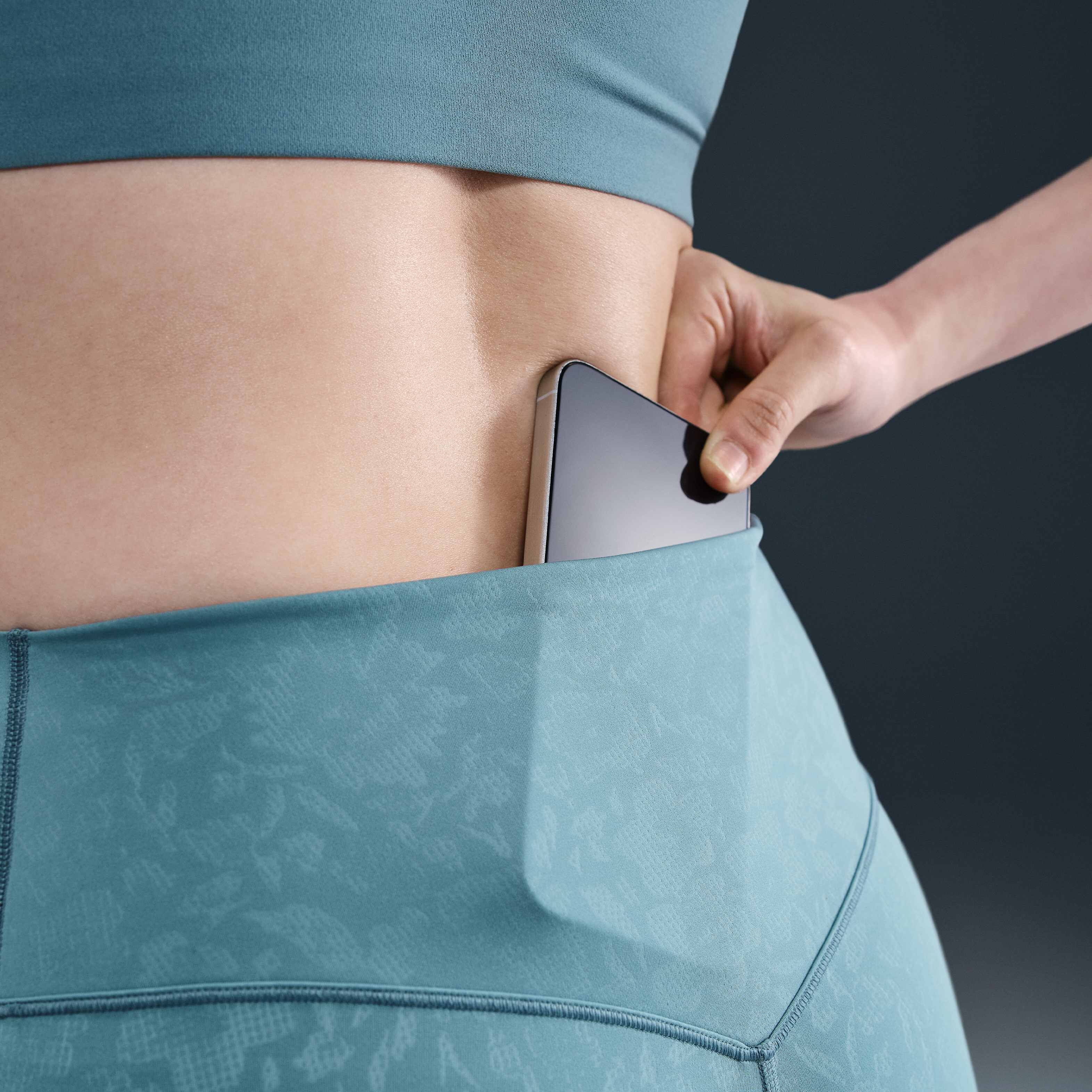 نايكي يونيفيرسا image number 5