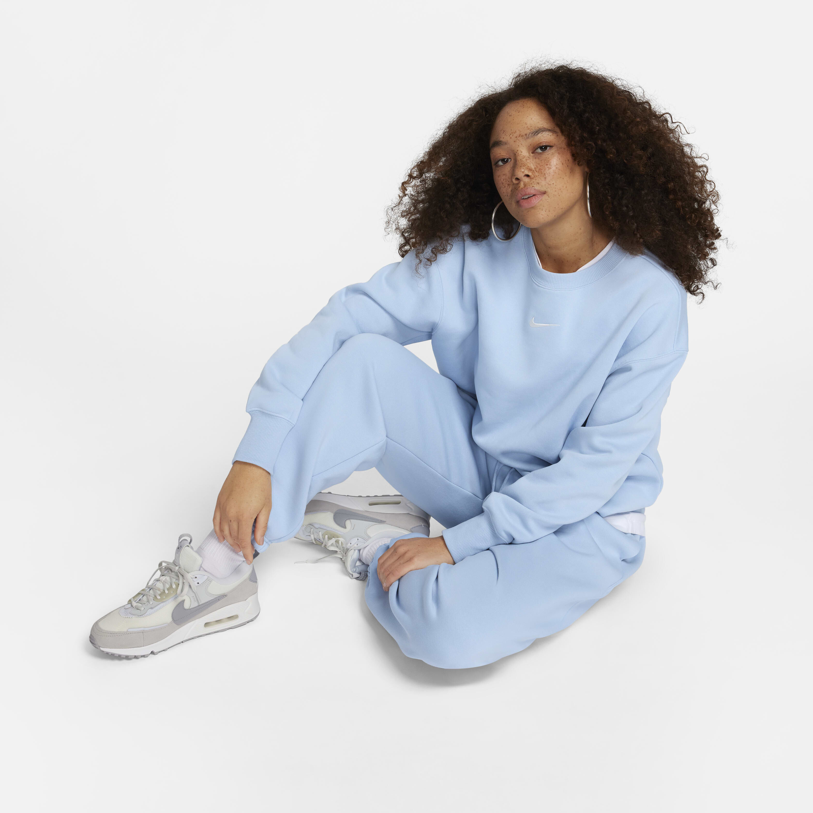 Blue nike sweatshirt womens discount