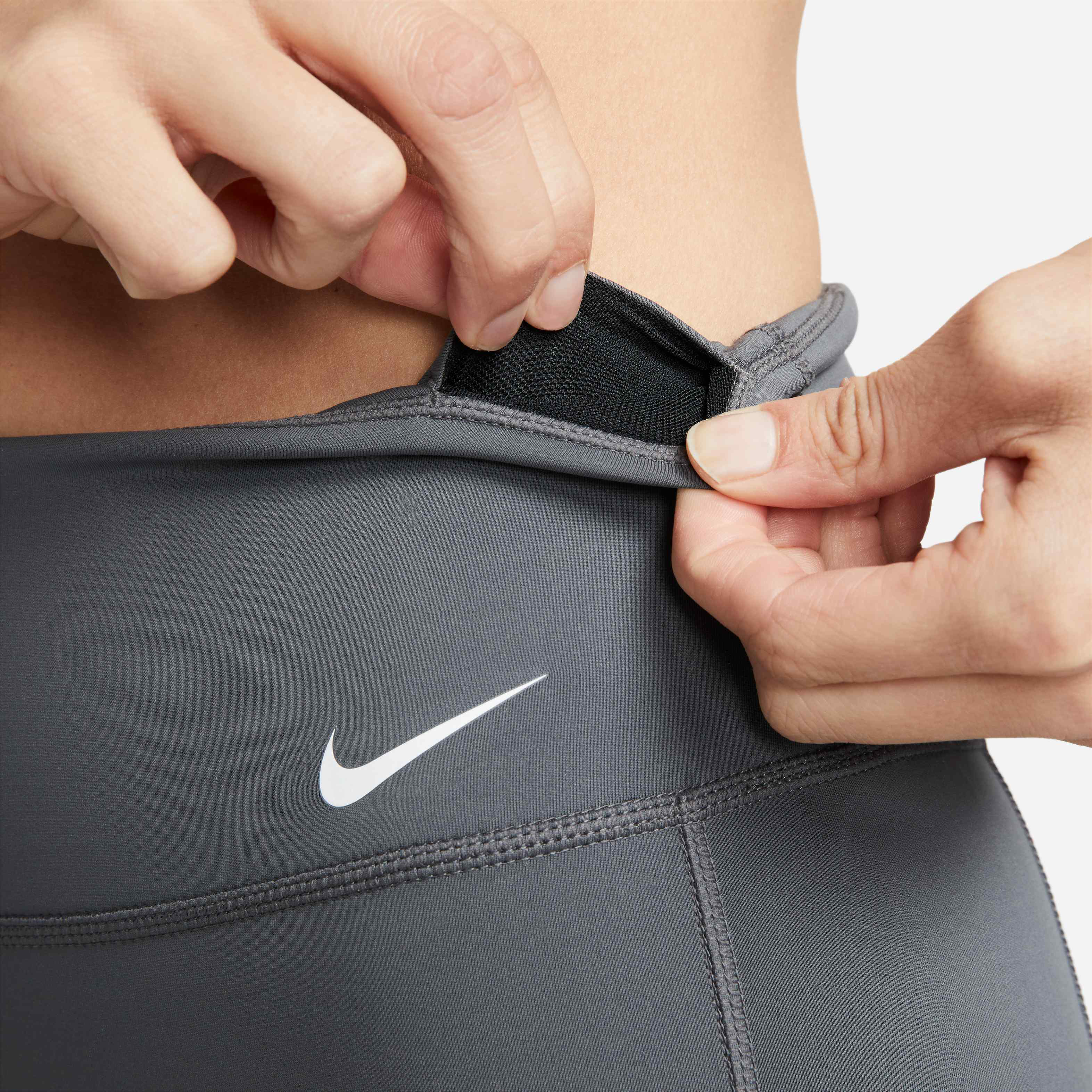 Nike One Leak Protection: Period image number 5