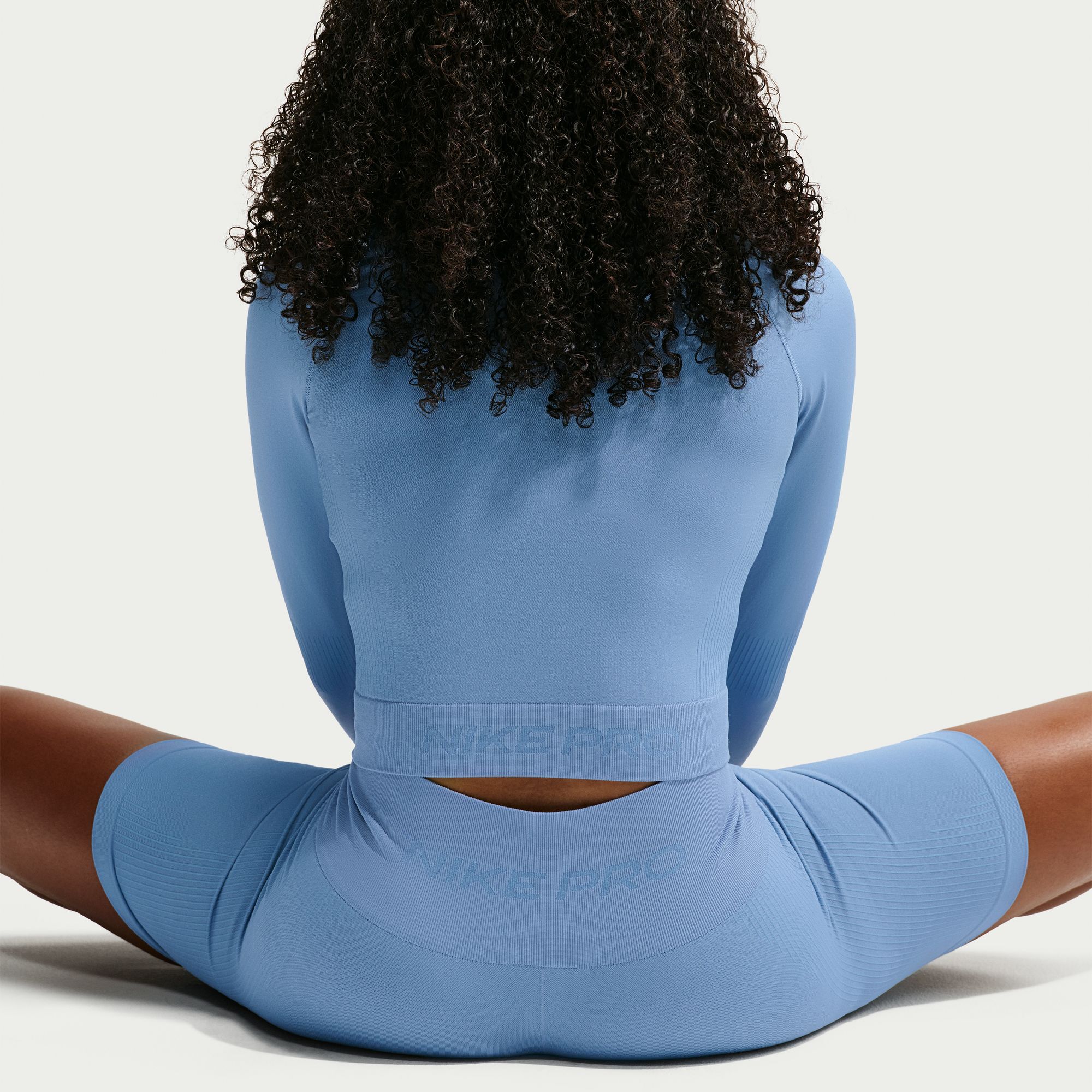 Nike Pro Seamless image number 2