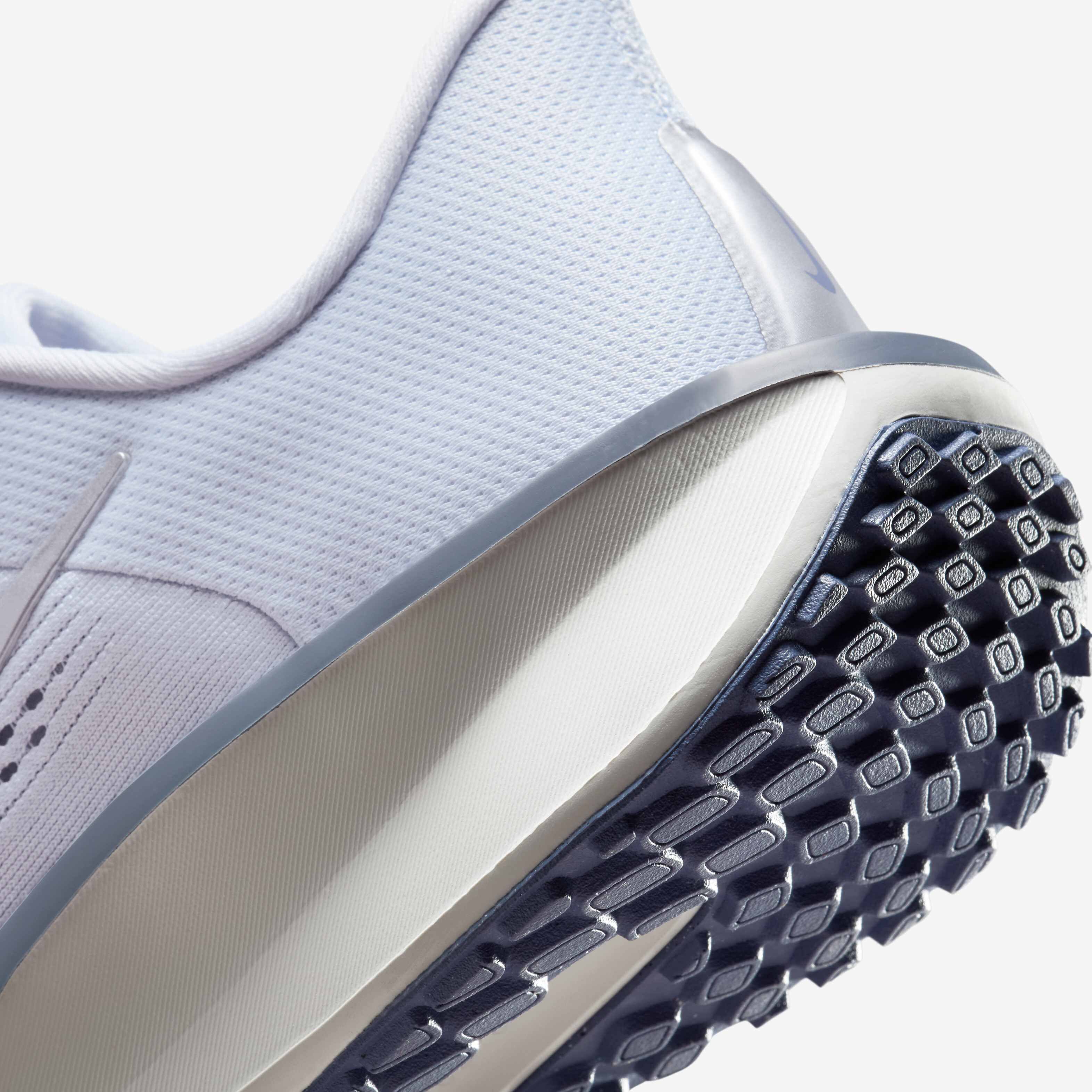 [ナイキ] クエスト 6 [W QUEST 6] フットボールグレー/シルバー FD6034-010 Buy Nike Quest 6 Women's Road Running Shoes - Football Grey/Ashen