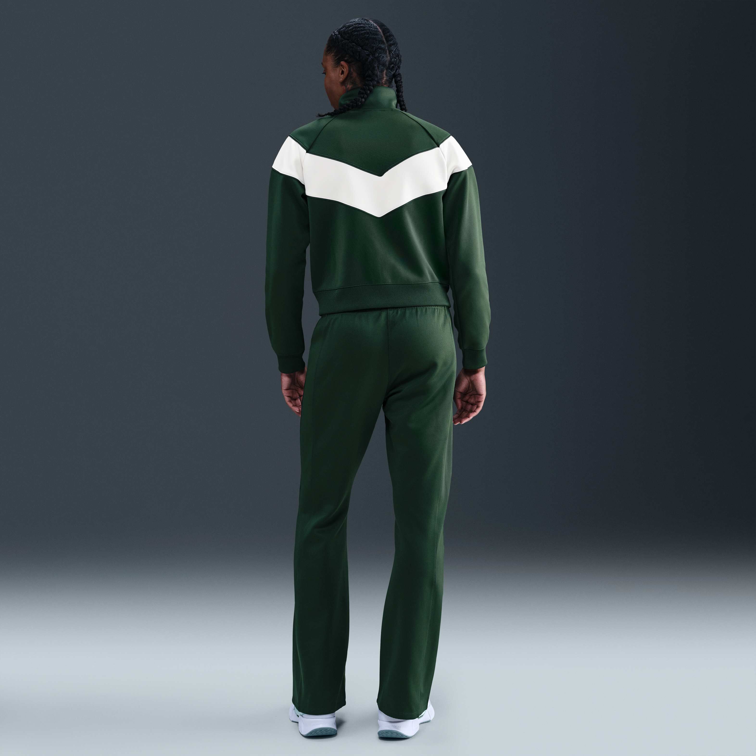 نايكي كورت هيرتدج ويندرانر image number 3