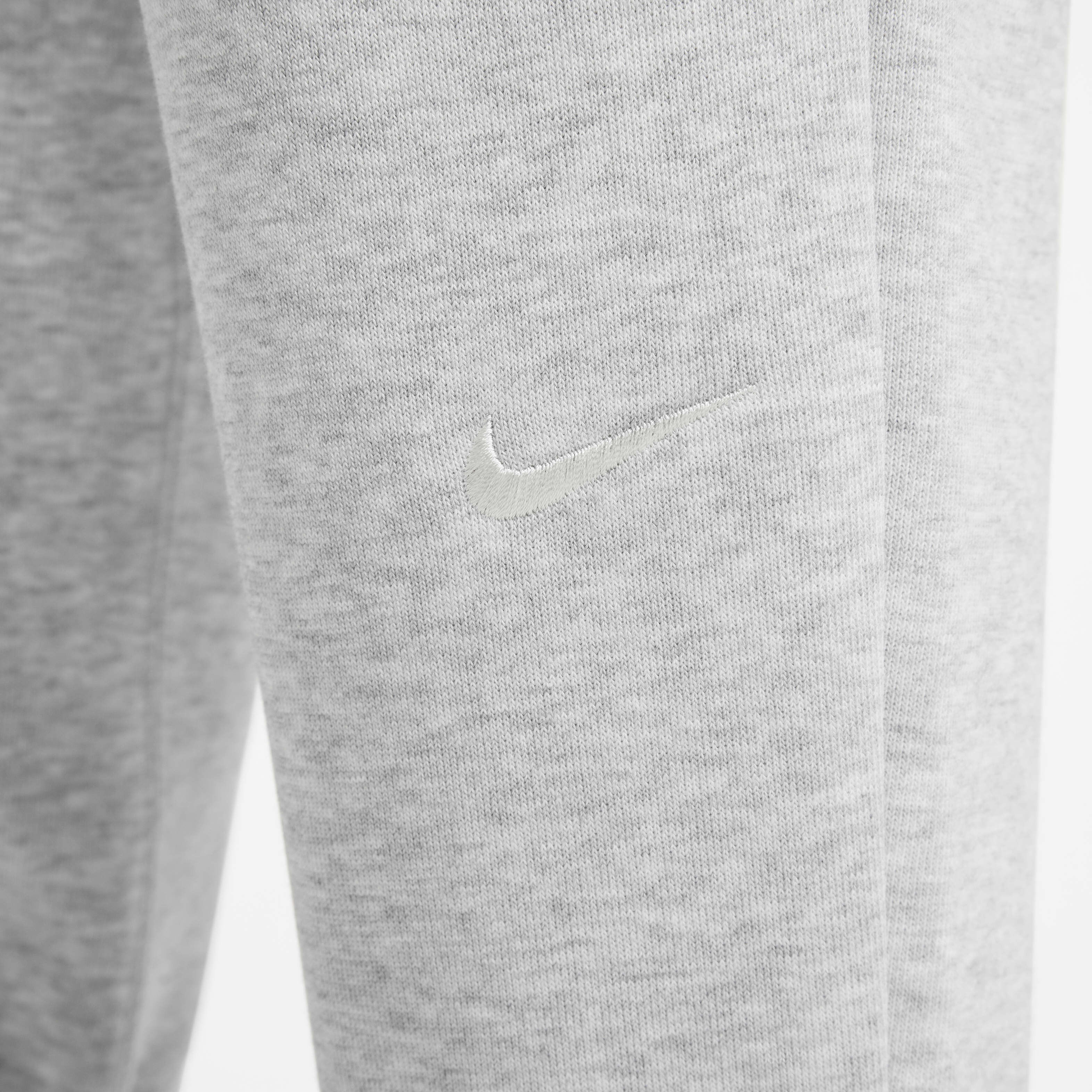 Nike Standard Issue image number 6