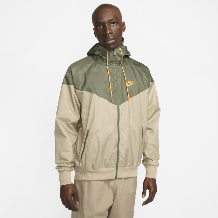 The online windrunner nike
