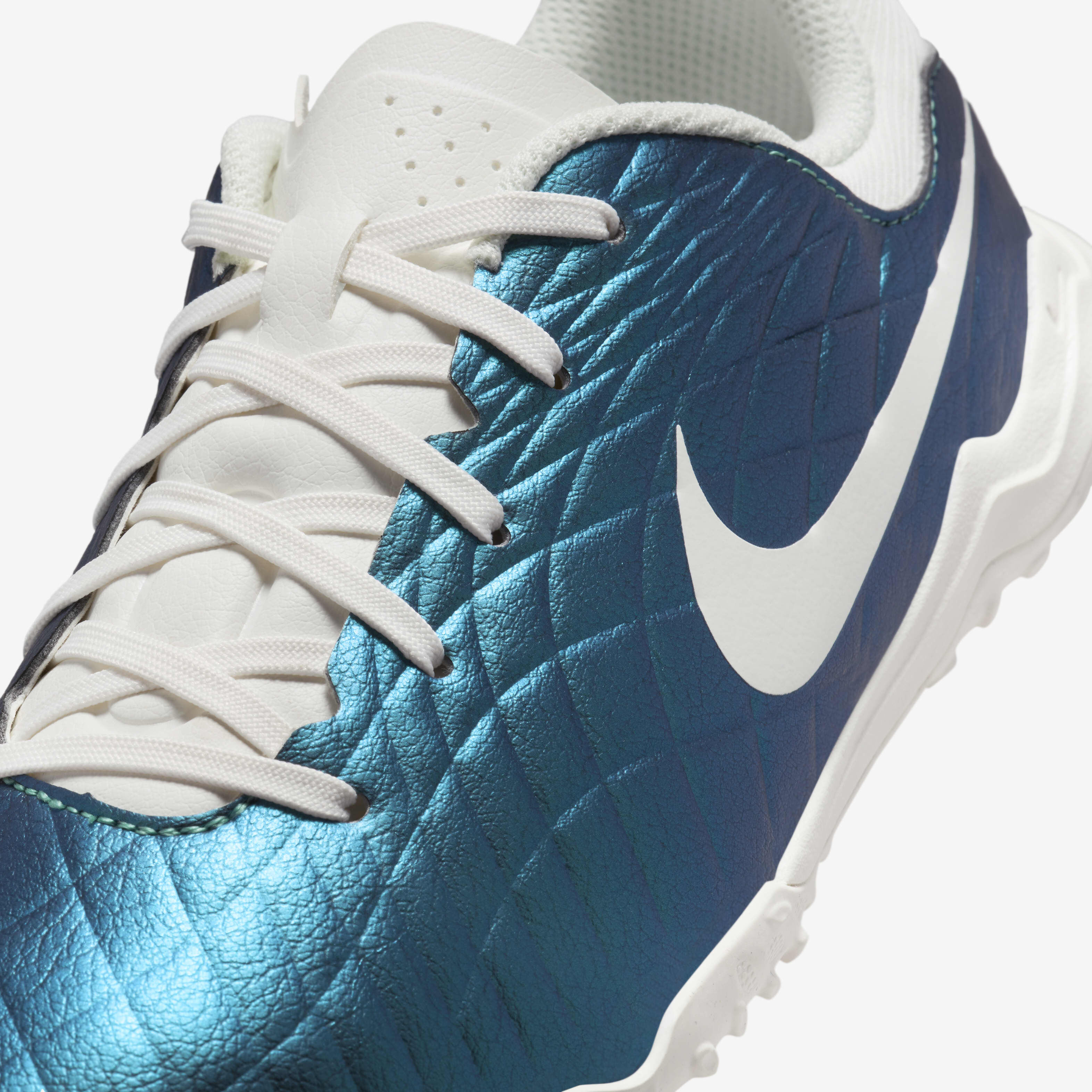 Nike Jr. Tiempo Emerald Legend 10 Academy image number 6
