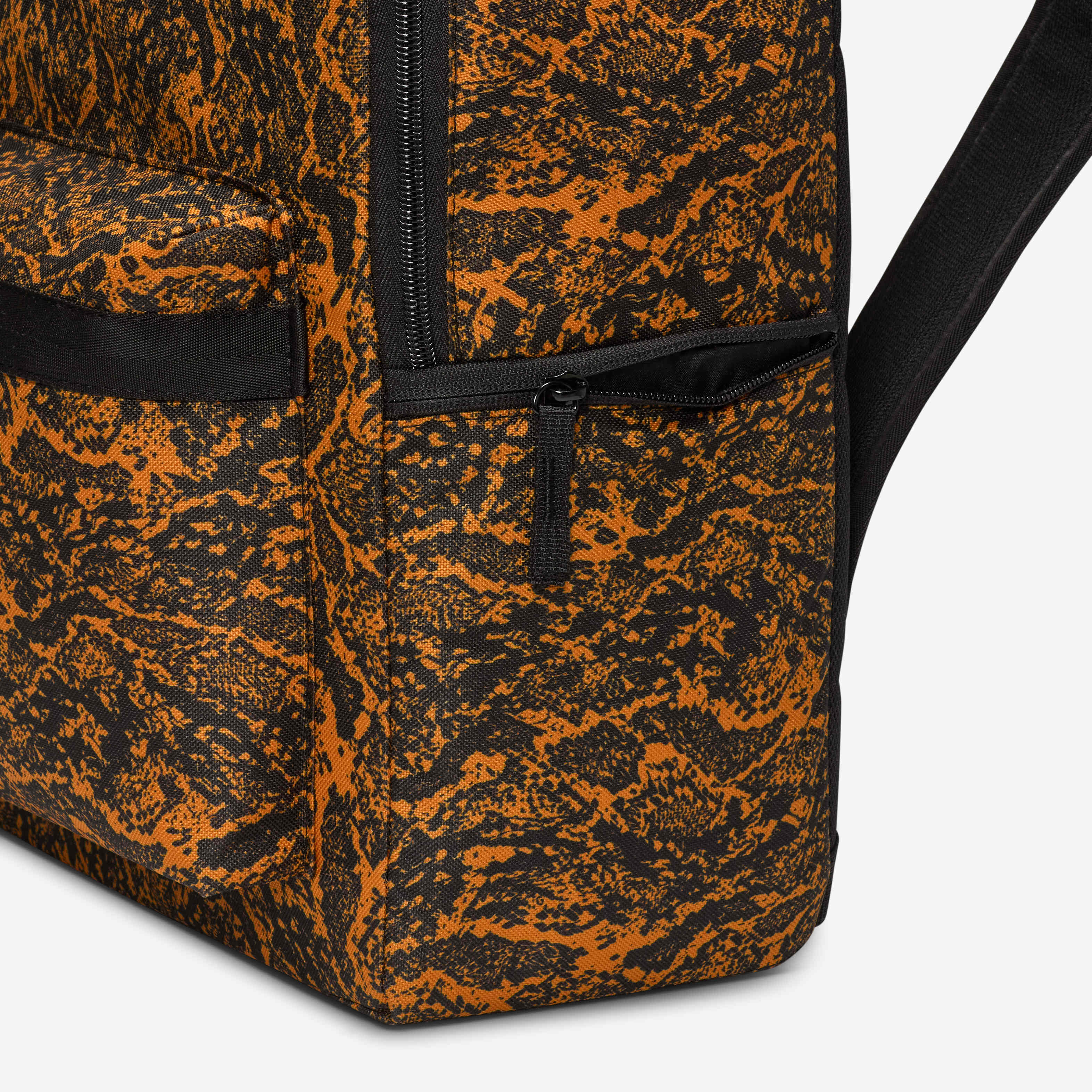 Nike Heritage image number 5