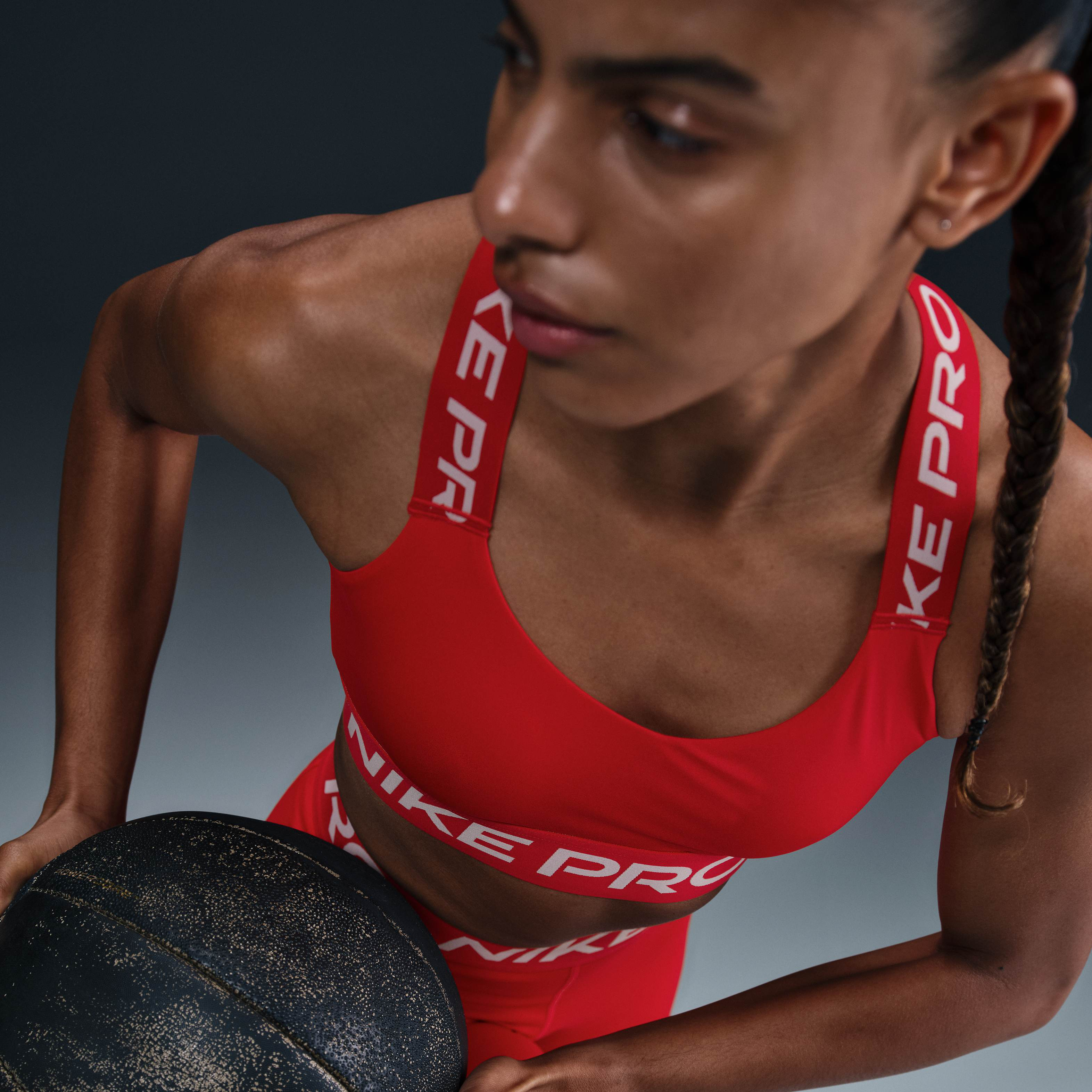 Nike Pro image number 2