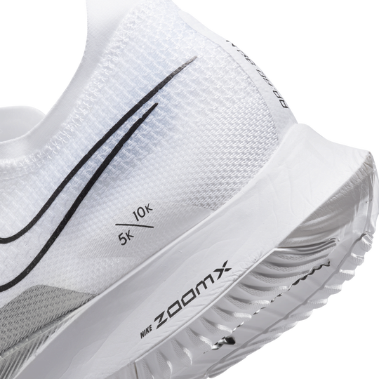 Shop ZoomX Streakfly Road Racing Shoes | Nike UAE