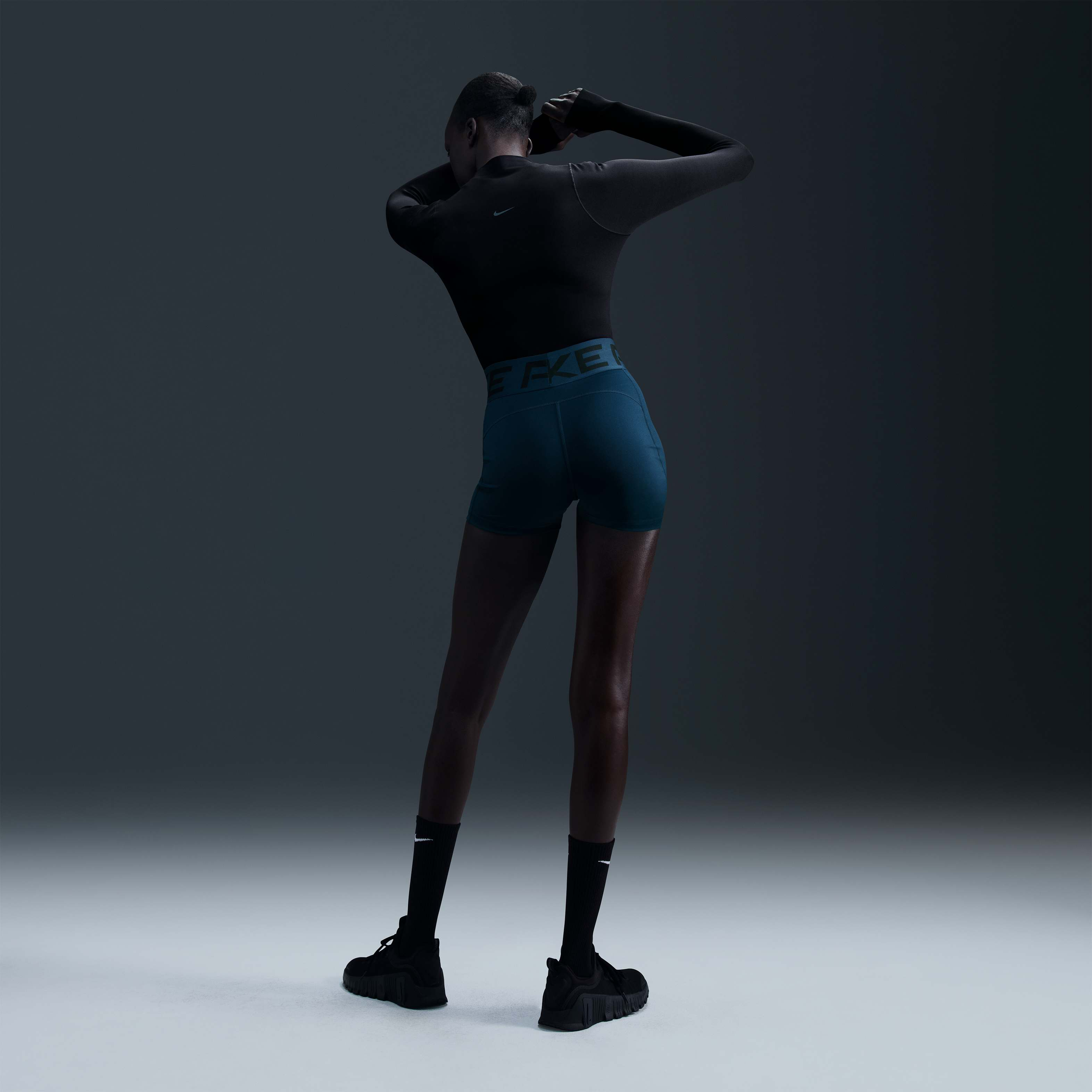 Nike Pro Sculpt image number 4