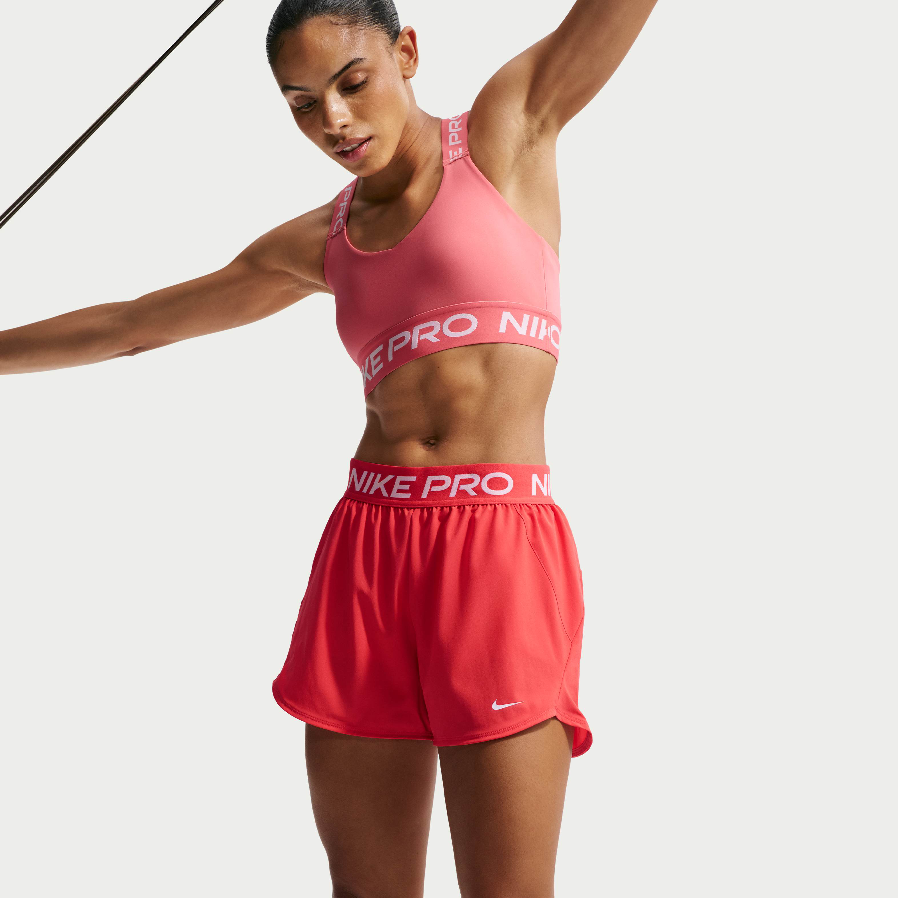Nike Pro image number 3