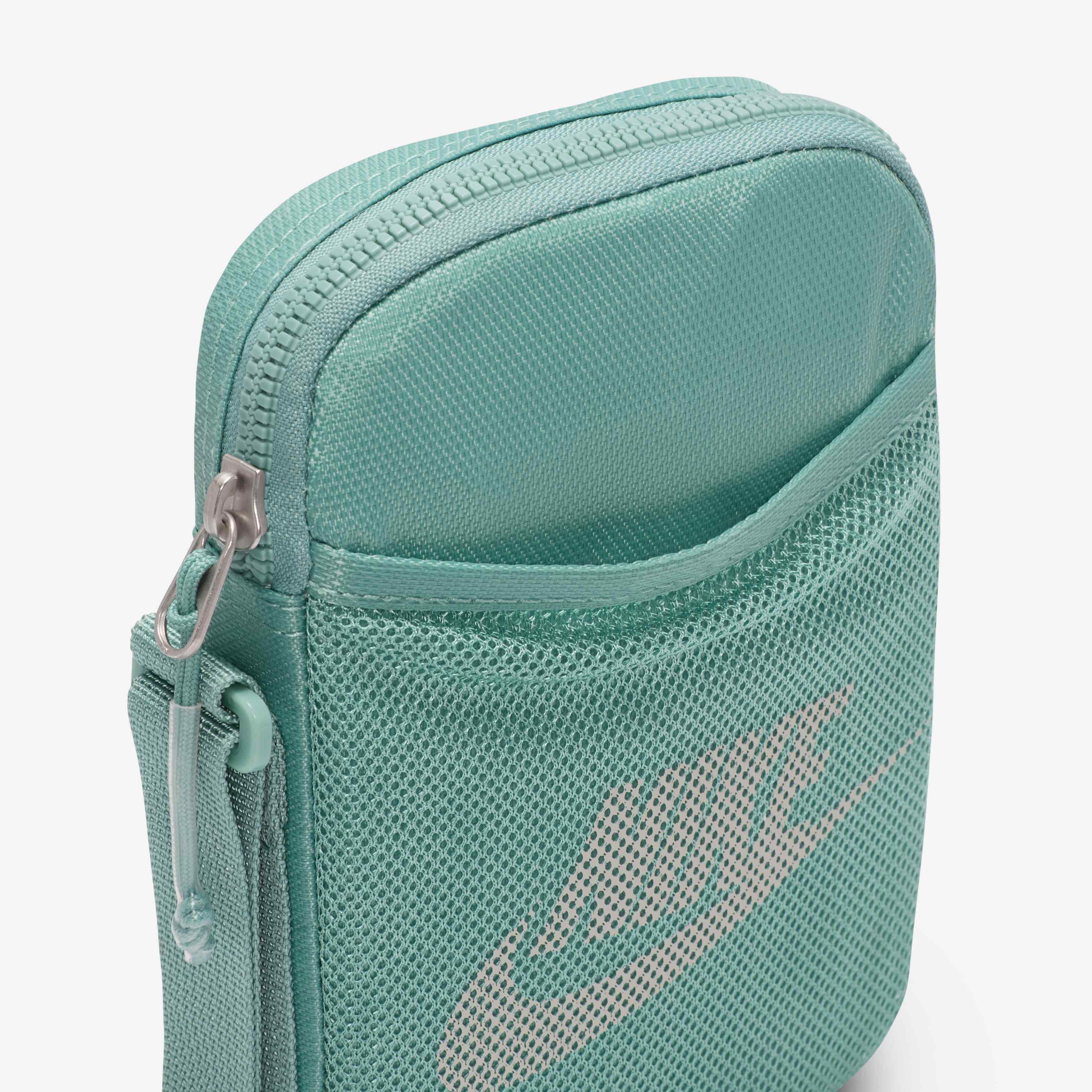 Nike Heritage image number 4