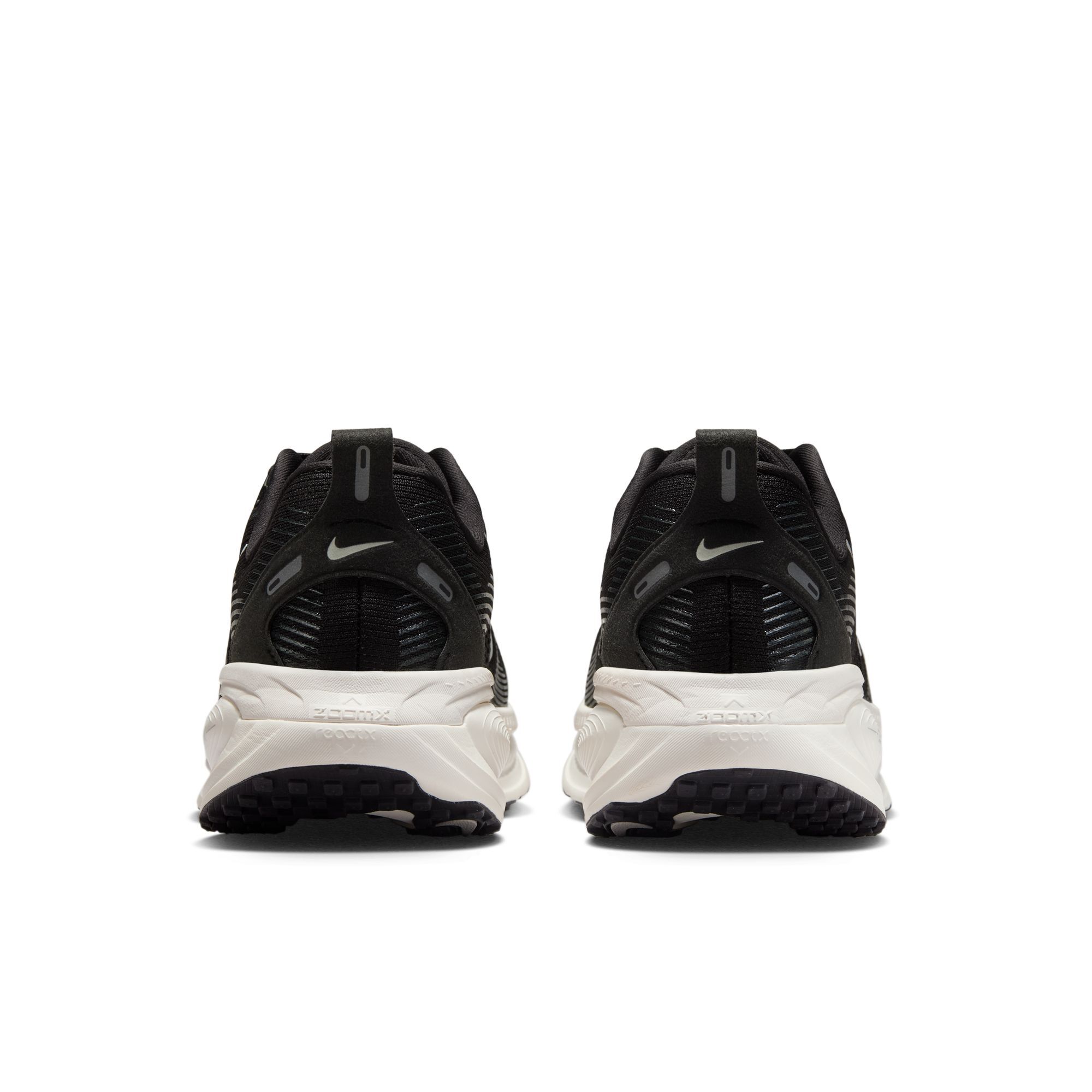 Nike Vomero 18 image number 1