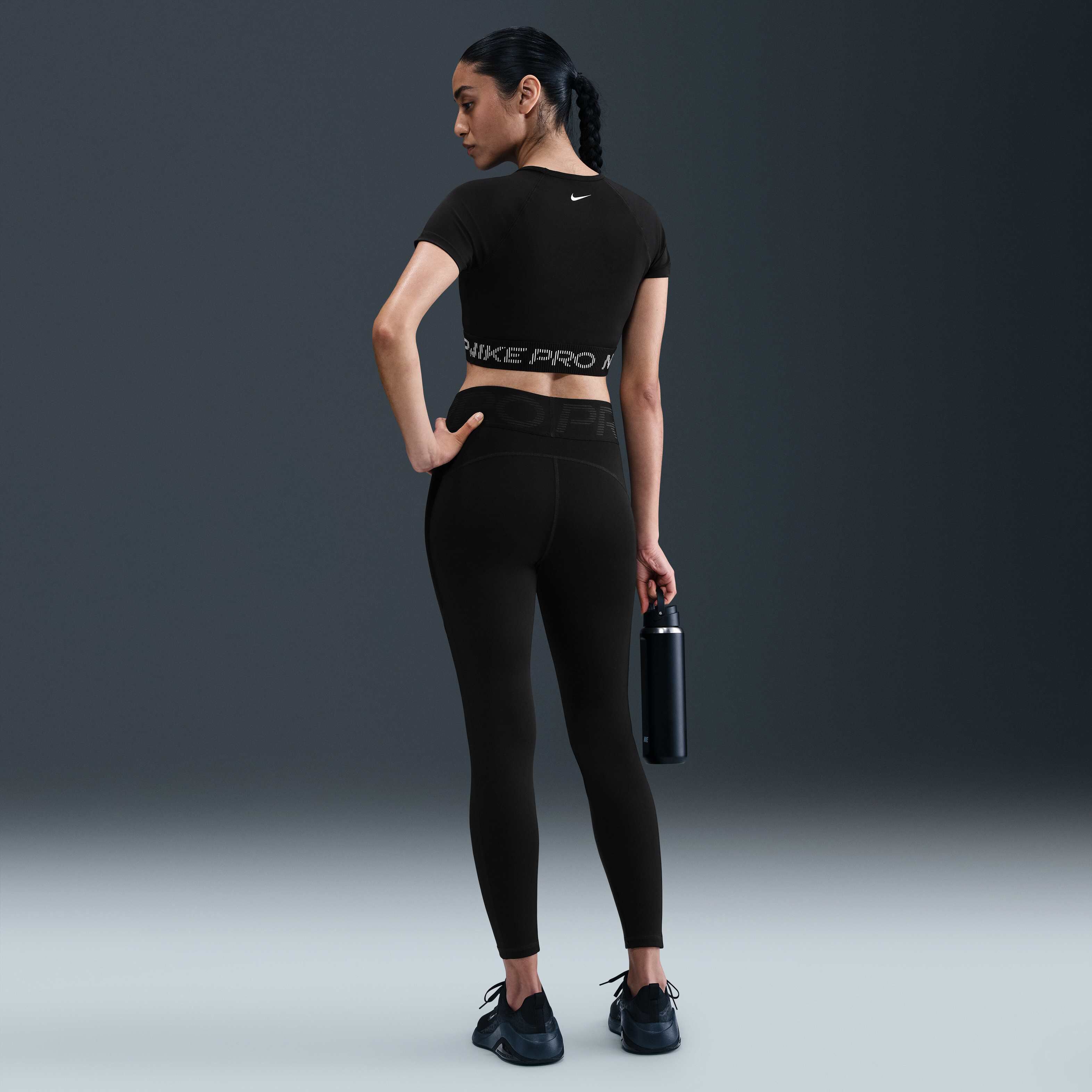 Nike Pro image number 4