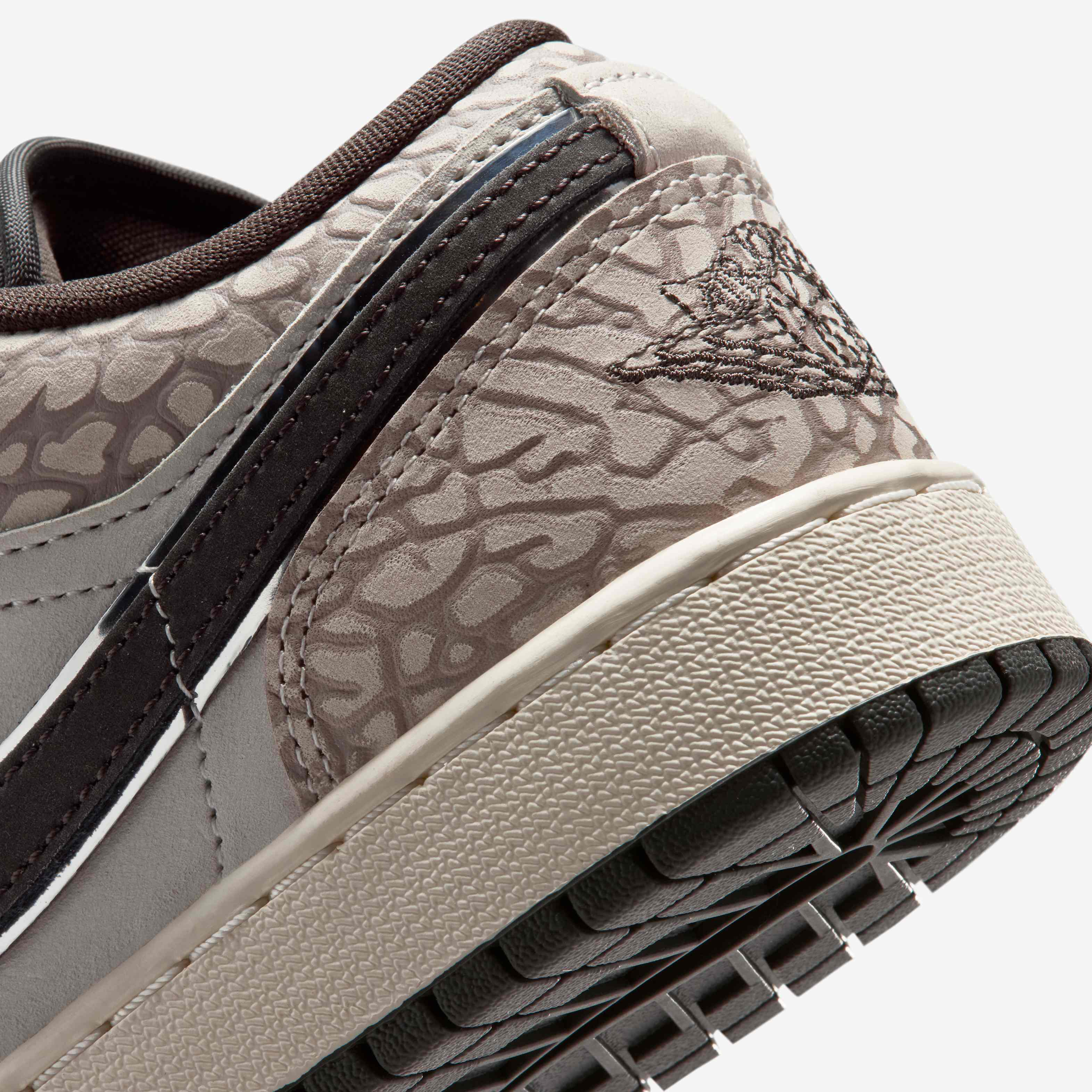 Air Jordan 1 Low SE image number 7