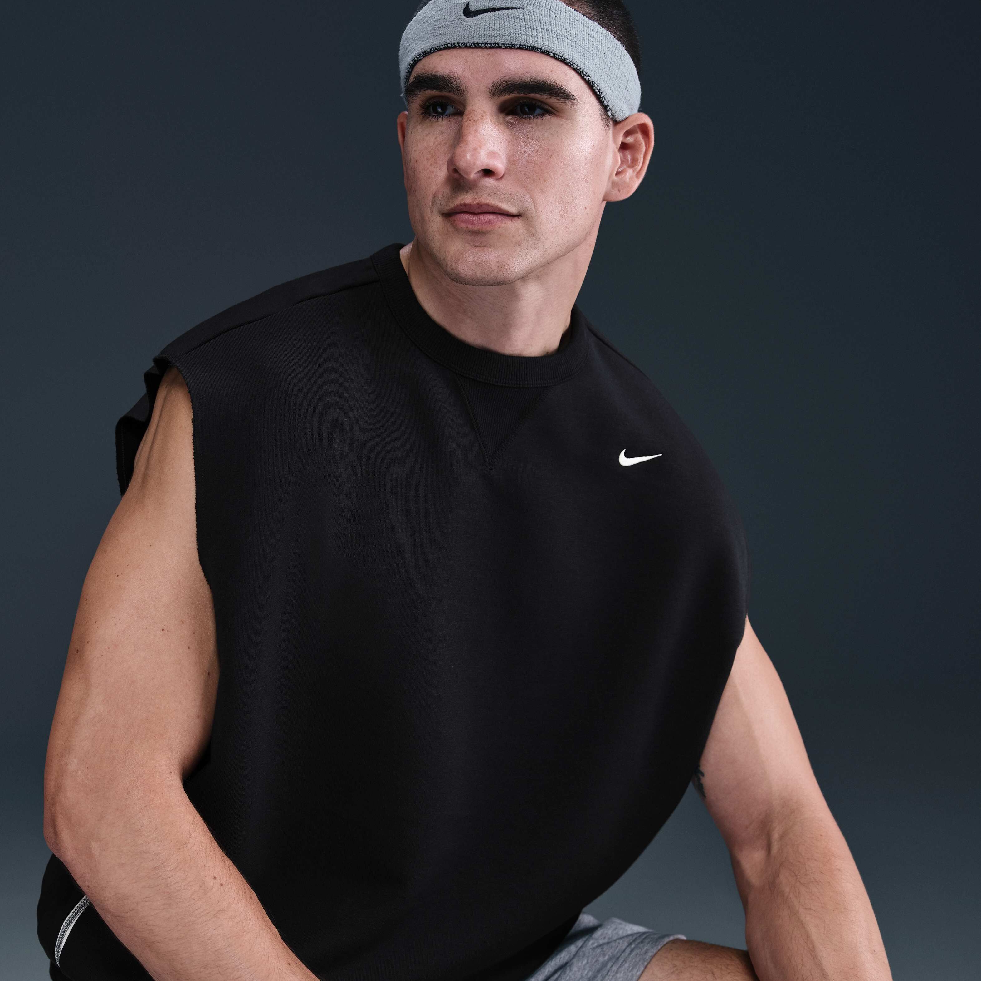 Nike Standard Issue image number 2