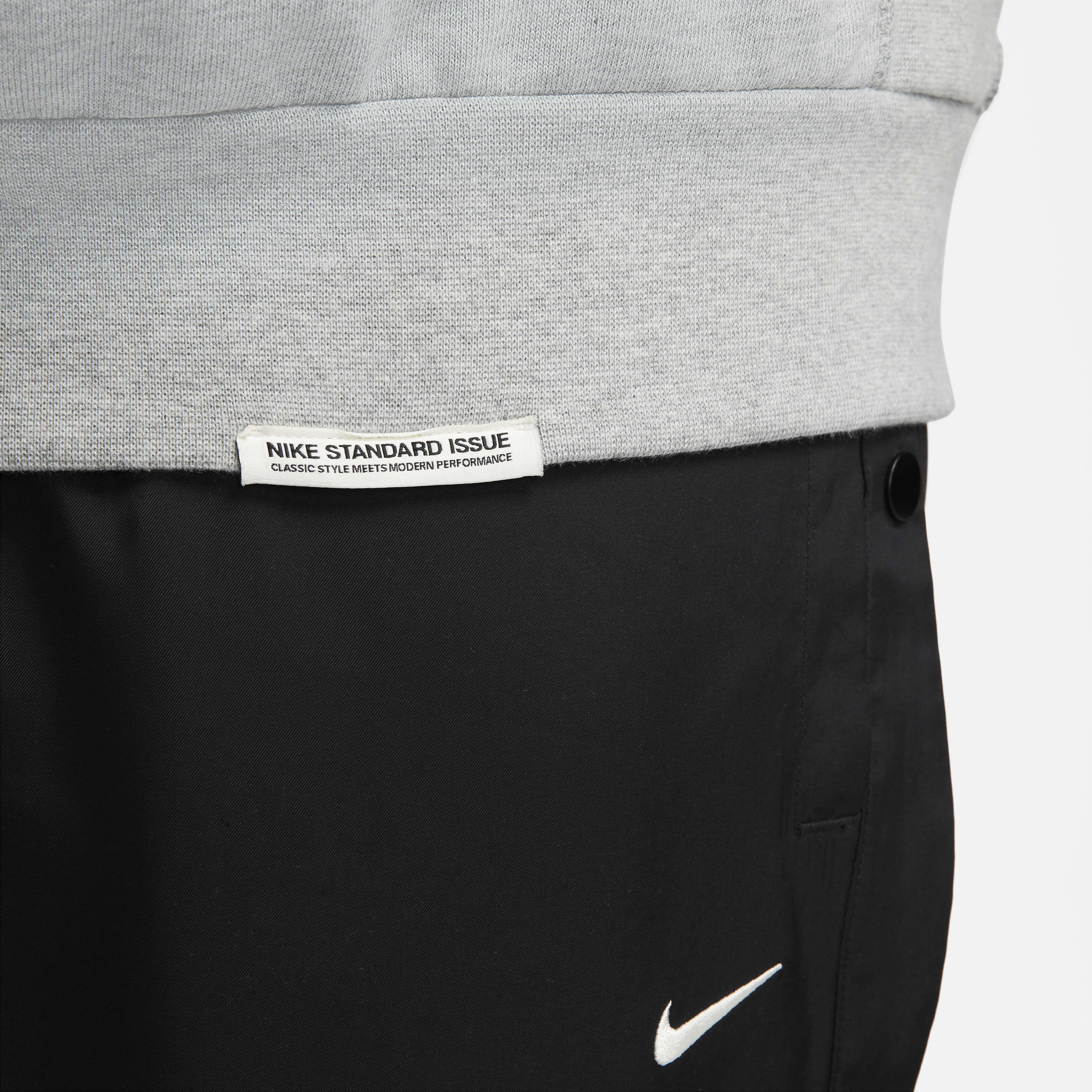 Nike Standard Issue image number 12