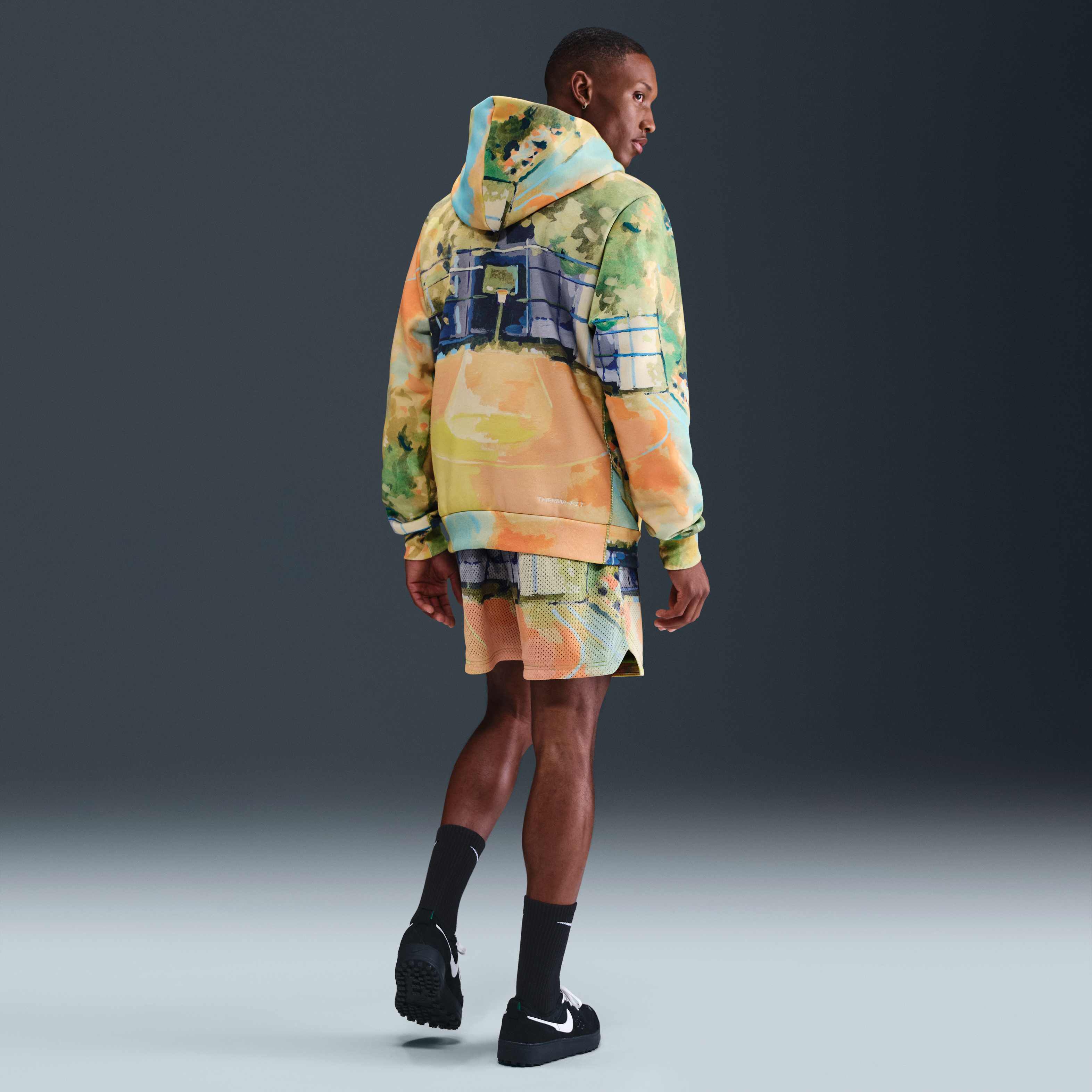 Nike Standard Issue image number 4