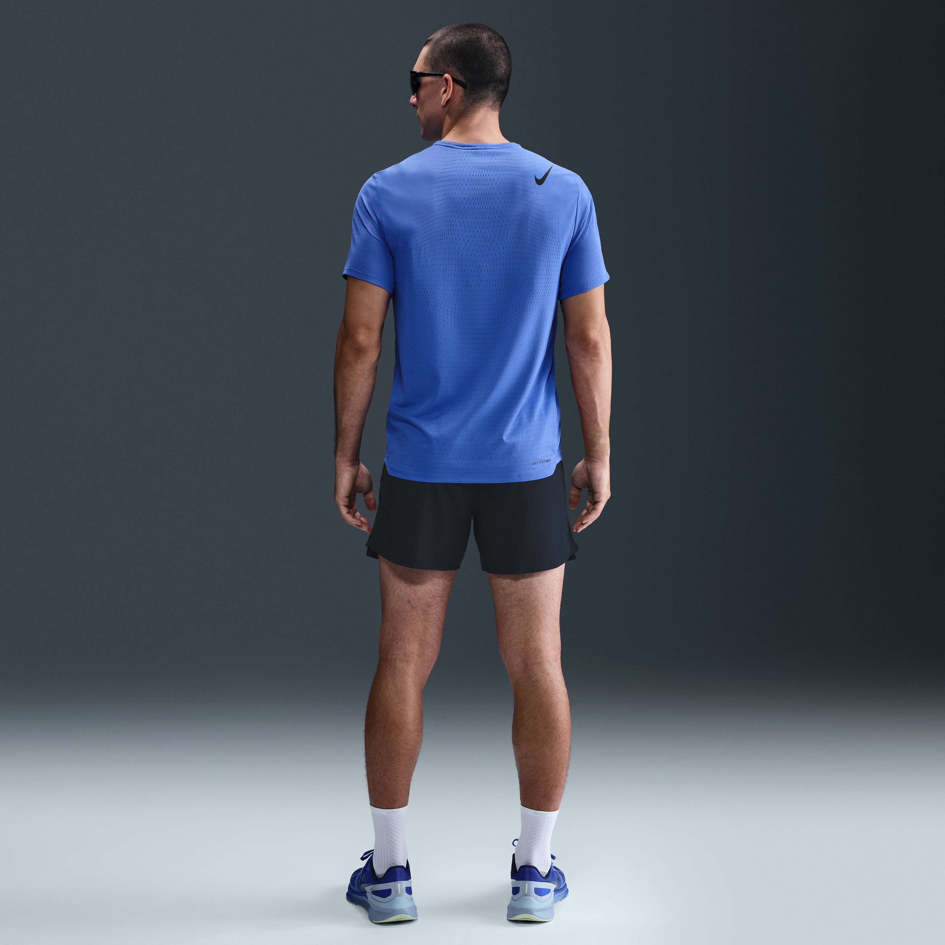 Nike AEROSWIFT M ブルー 陸上用シャツ