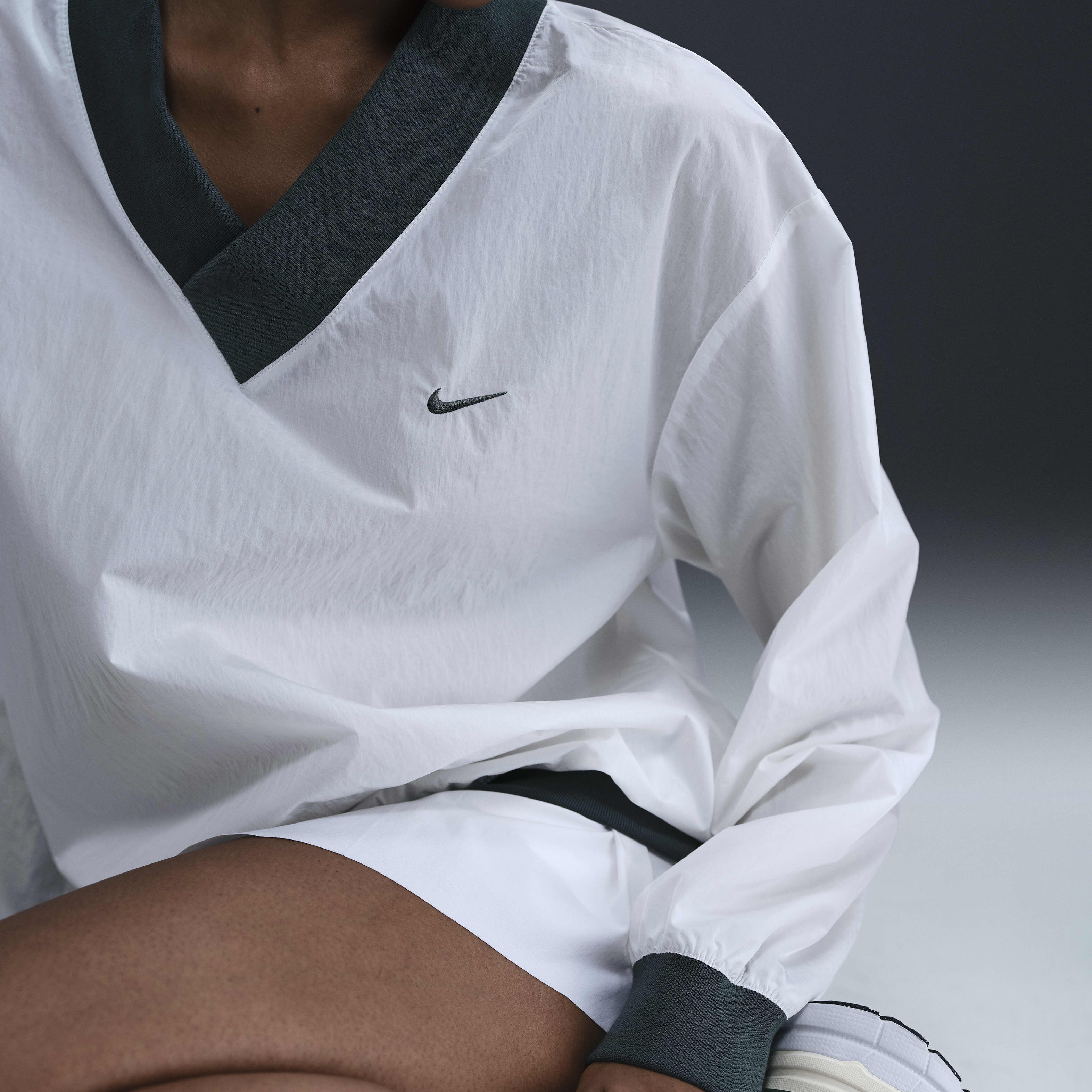 Nike Sportswear Essential image number 2