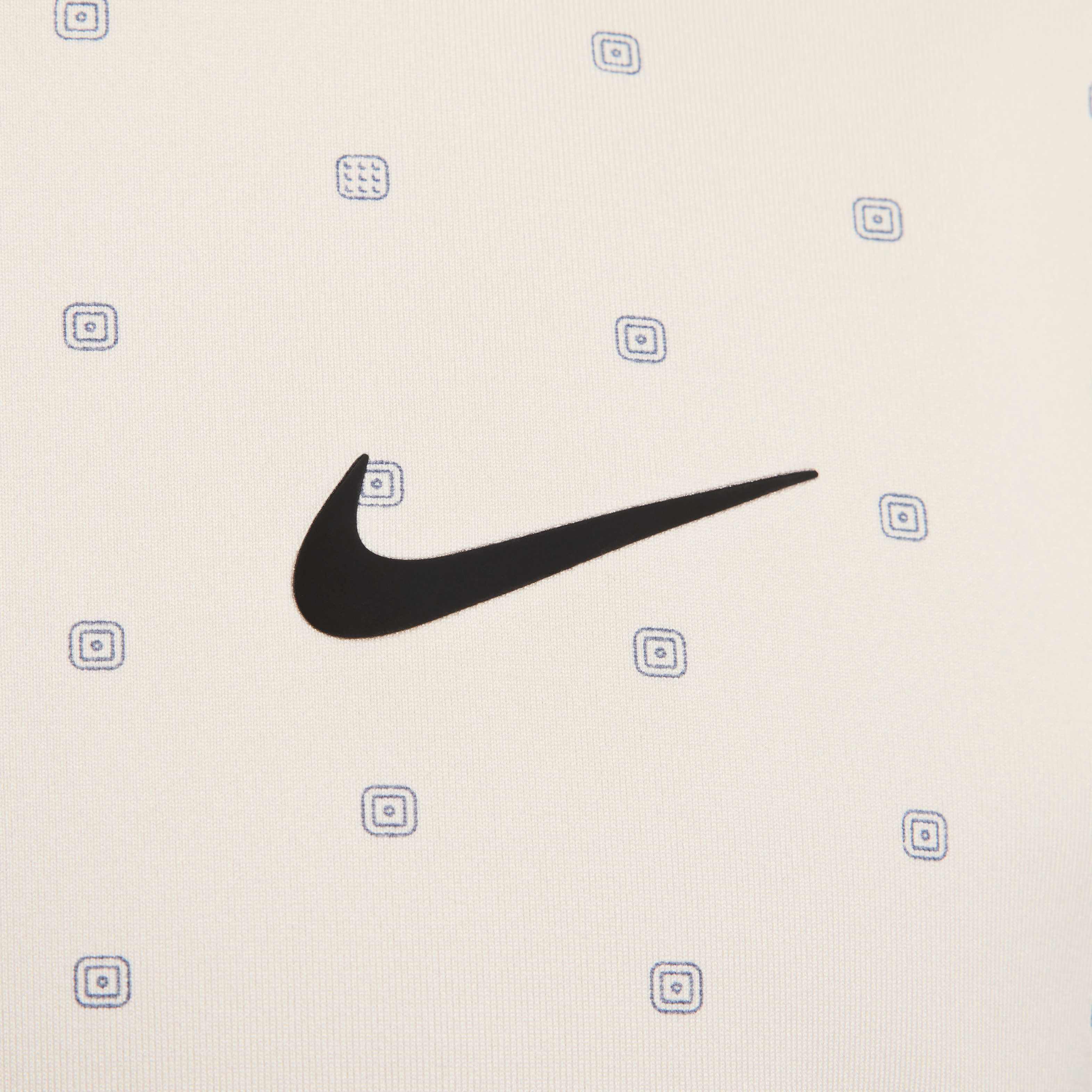 Nike Tour image number 3