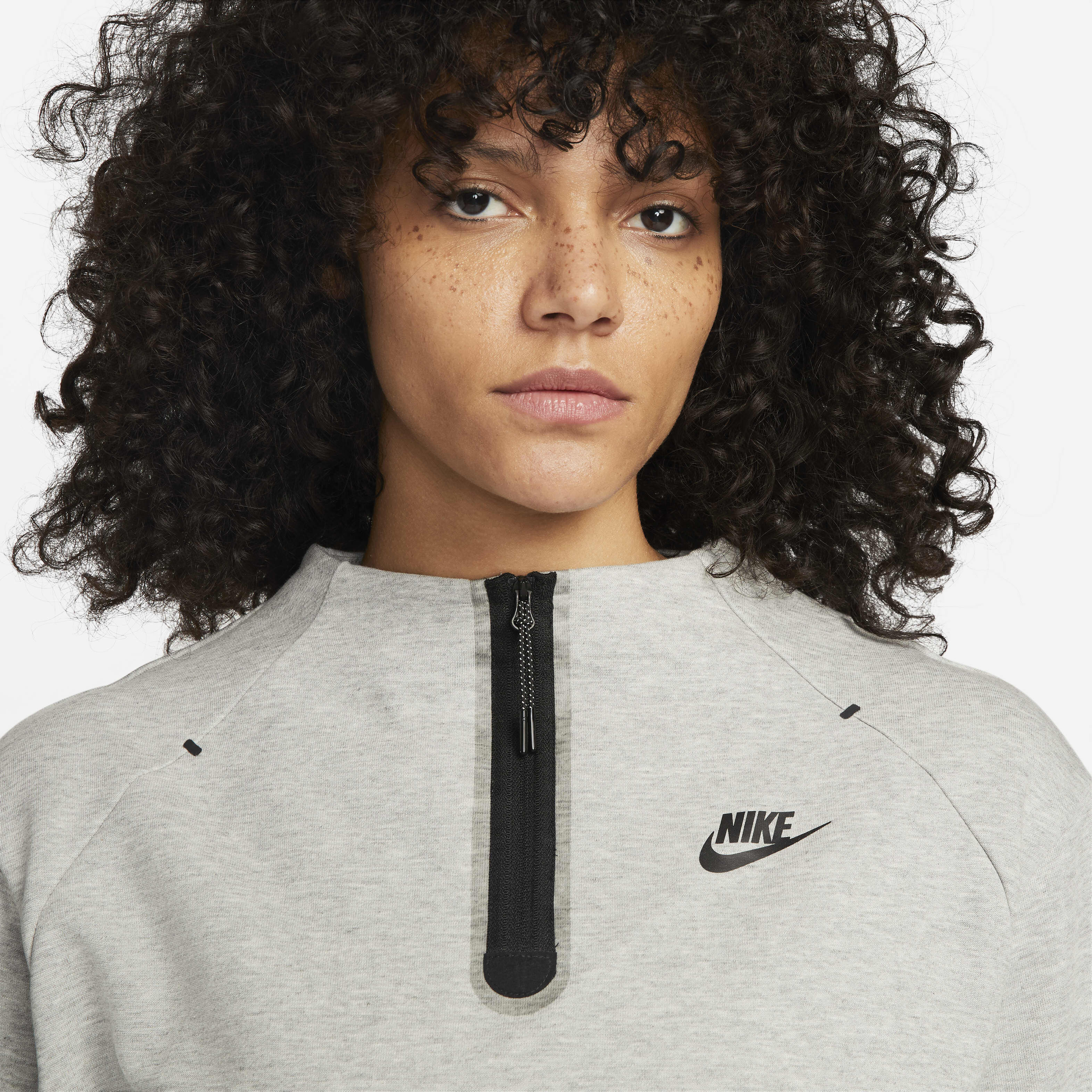 Nike Sportswear Tech Fleece image number 2
