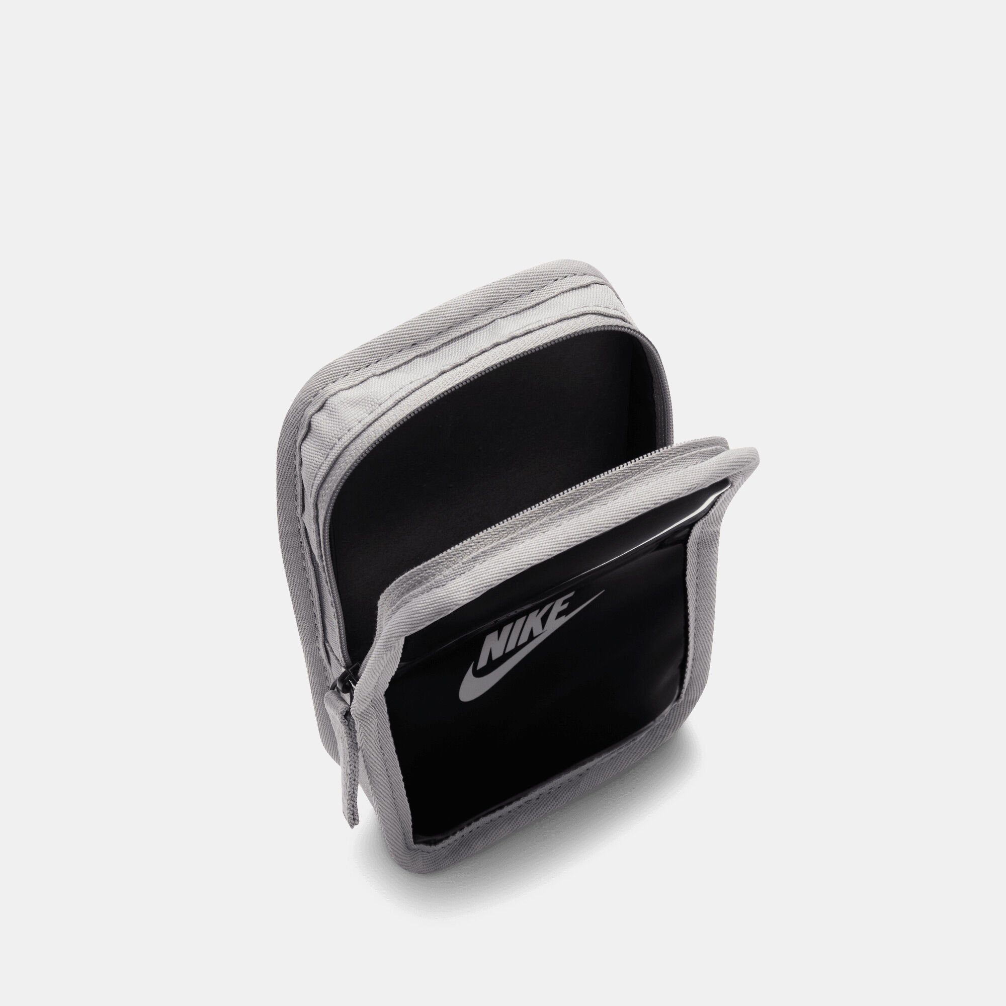 نايكي كلوب image number 4