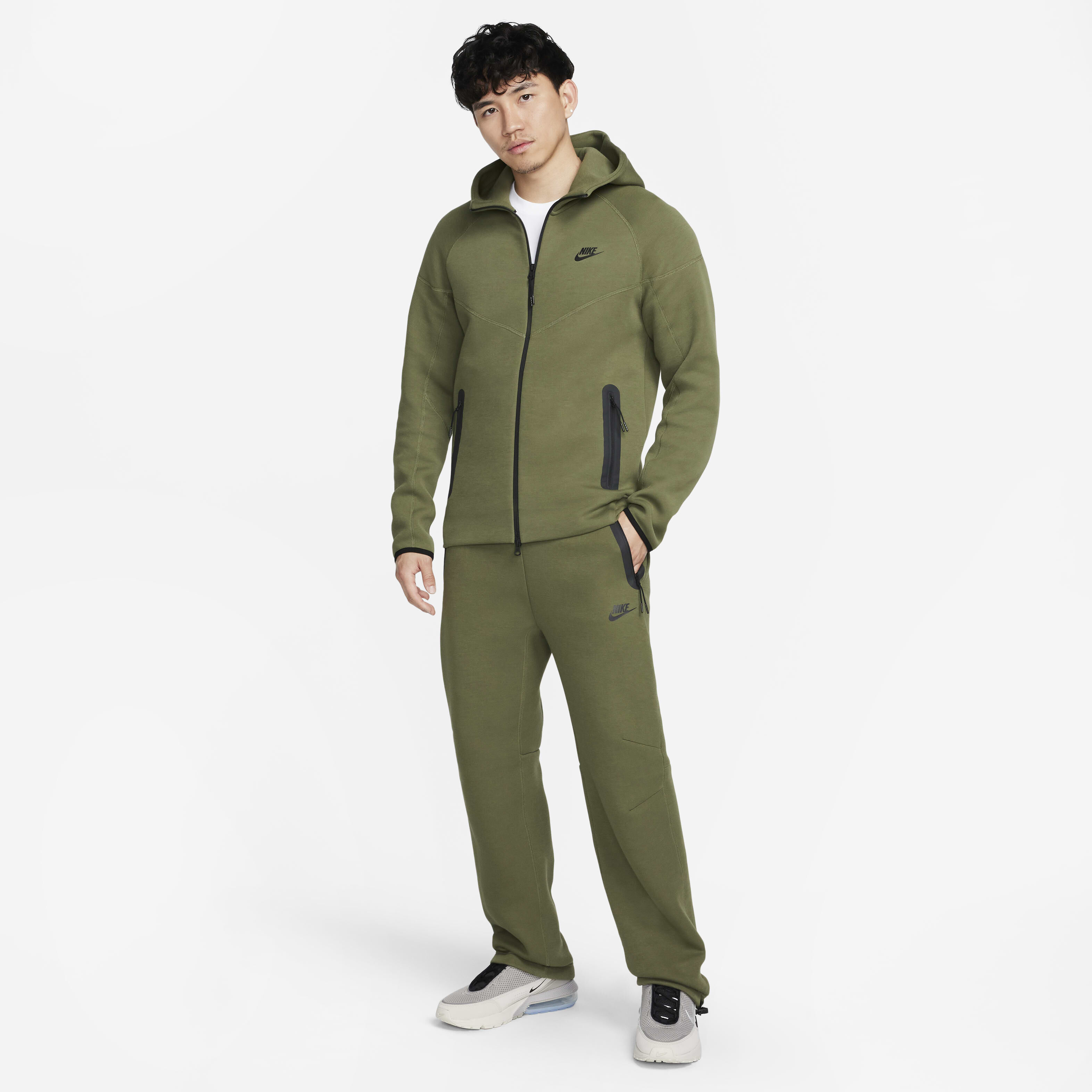 Hi tech nike shop