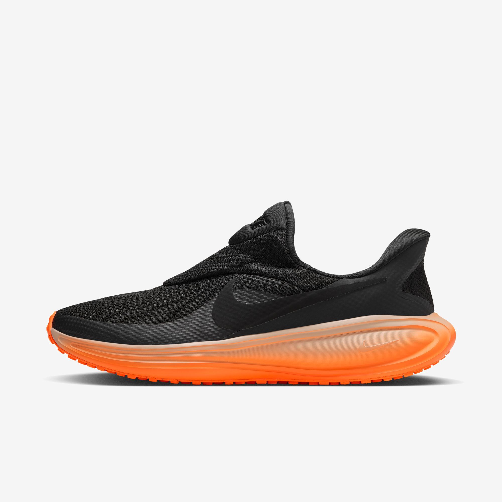 Nike Revolution 8 EasyOn image number 0