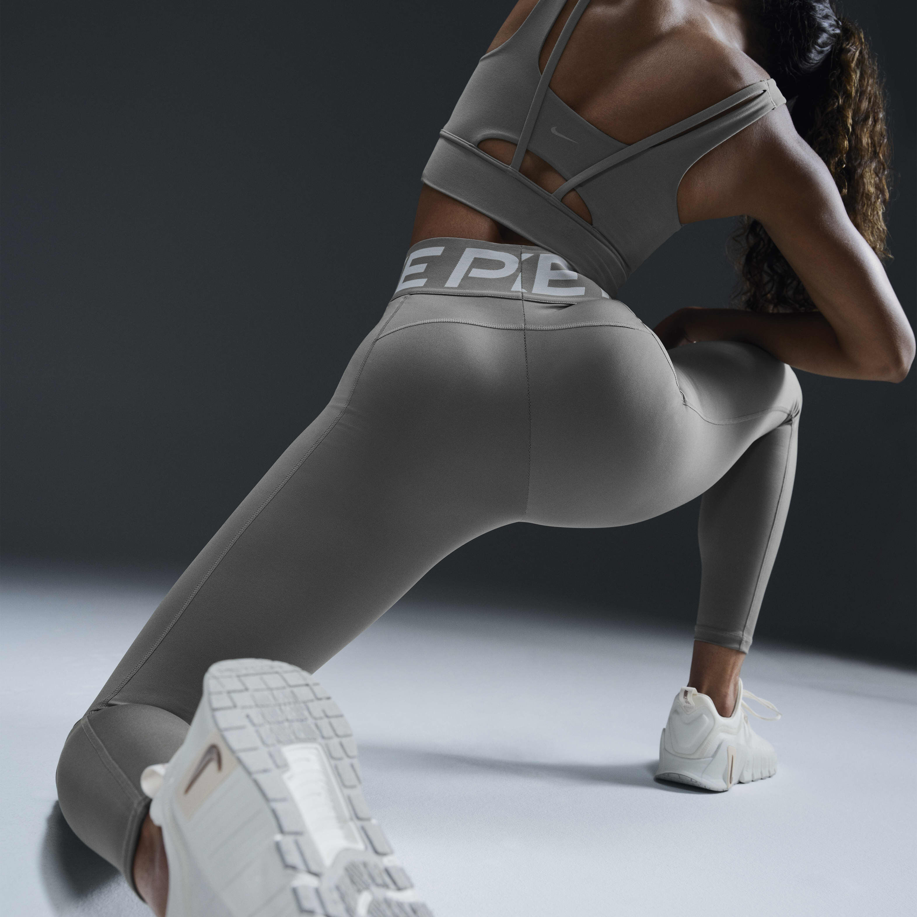 Nike Pro Sculpt image number 2