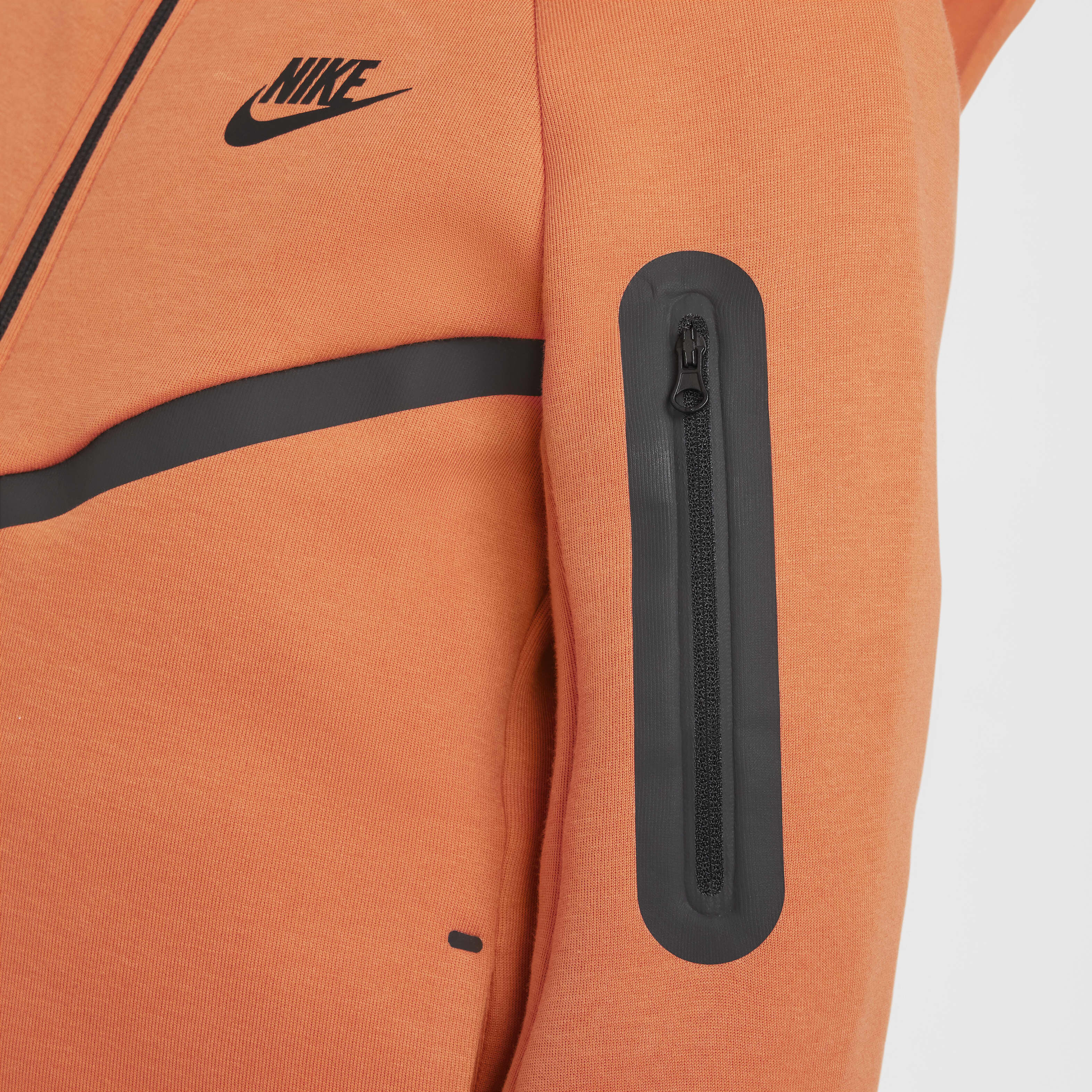 Nike Sportswear Tech Fleece image number 4