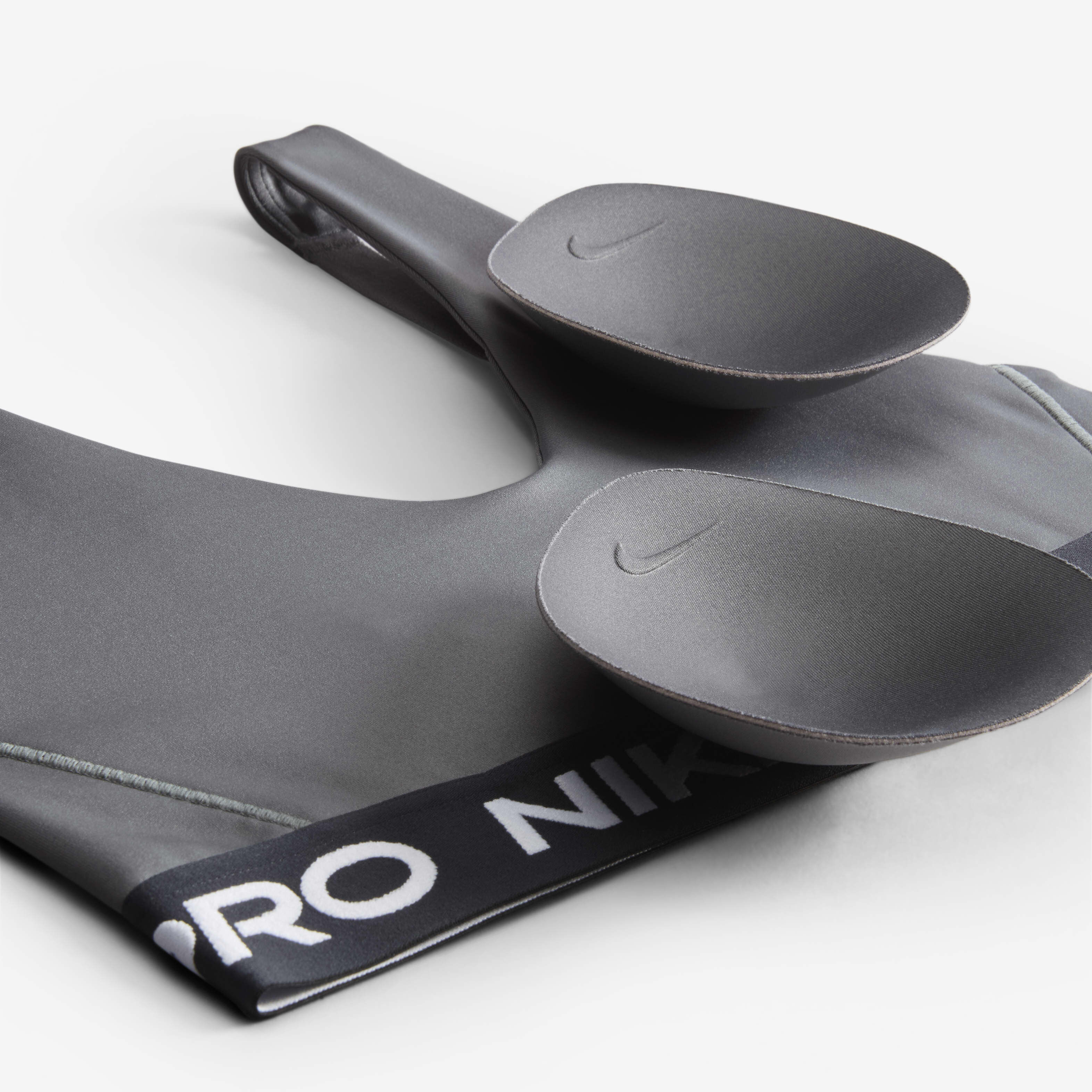 Nike Pro Indy Plunge image number 3