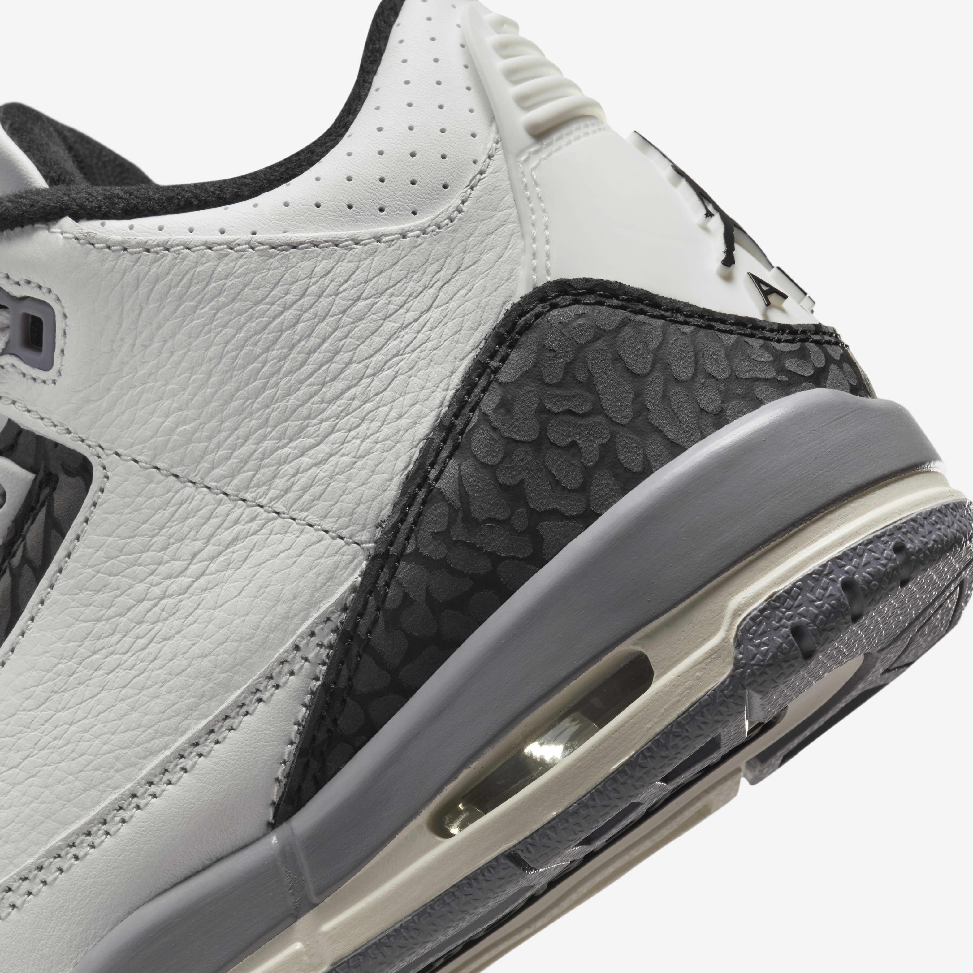 Nike jordan retro 3 black cement hotsell