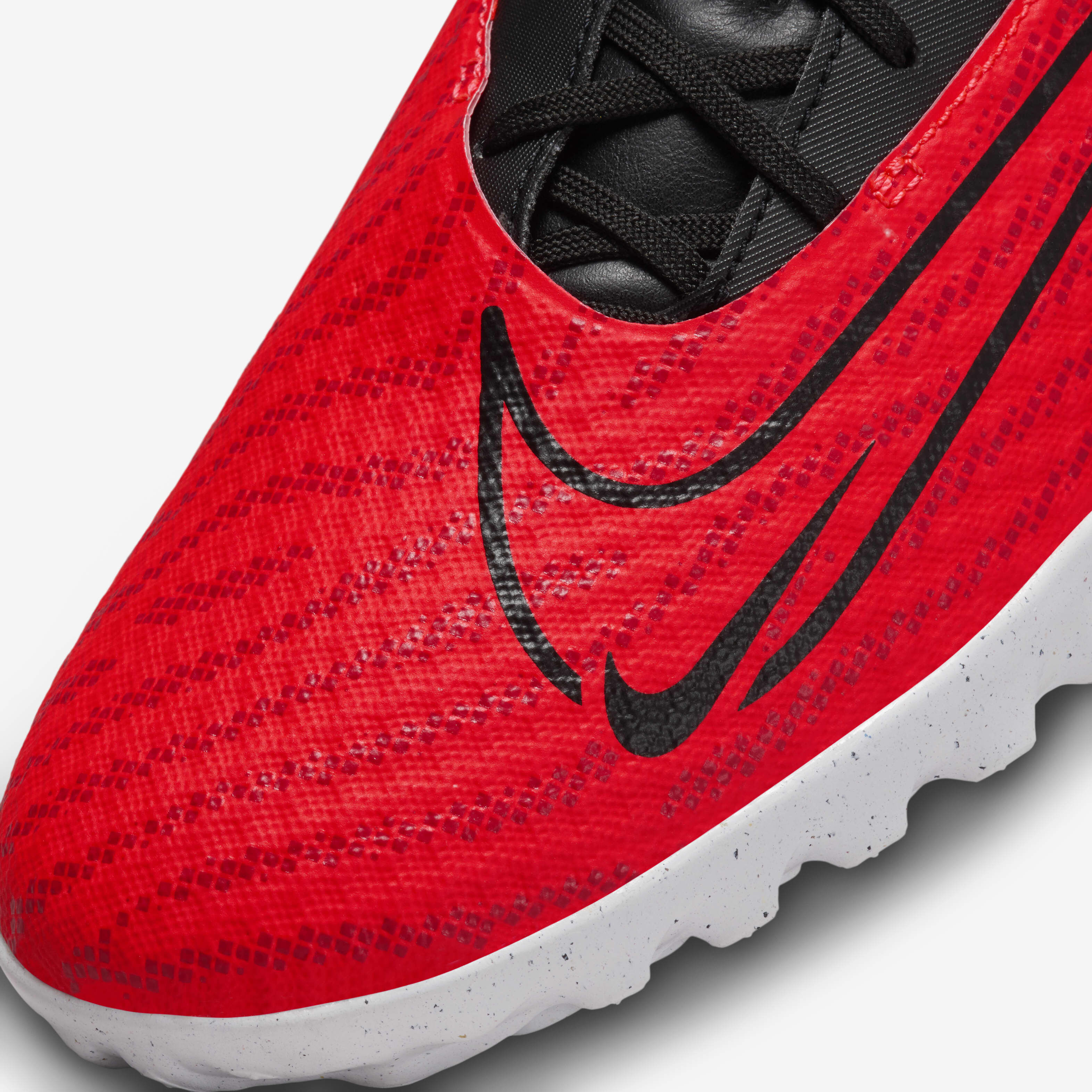 Hypervenom phantom 3 turf clearance