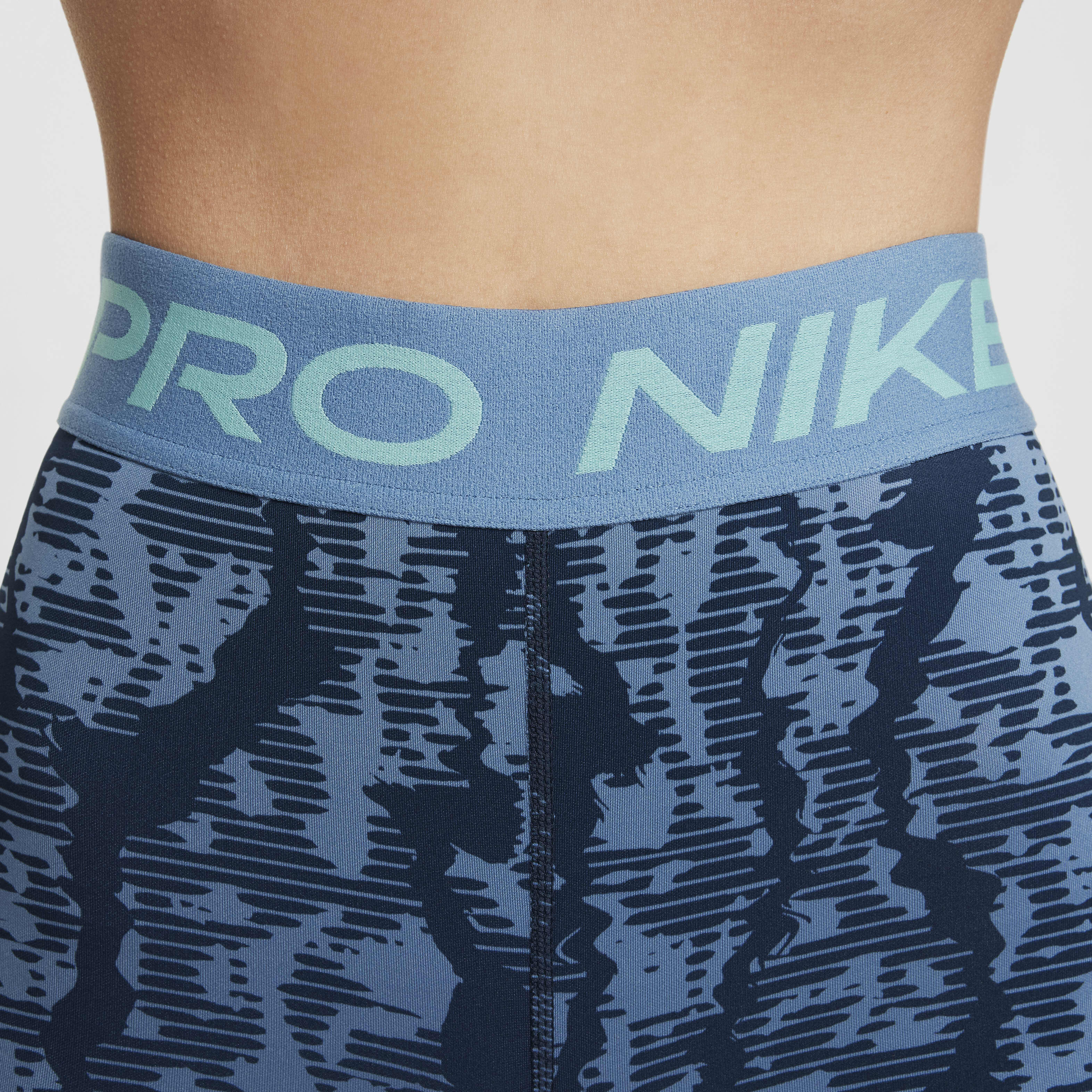 Nike Pro image number 2