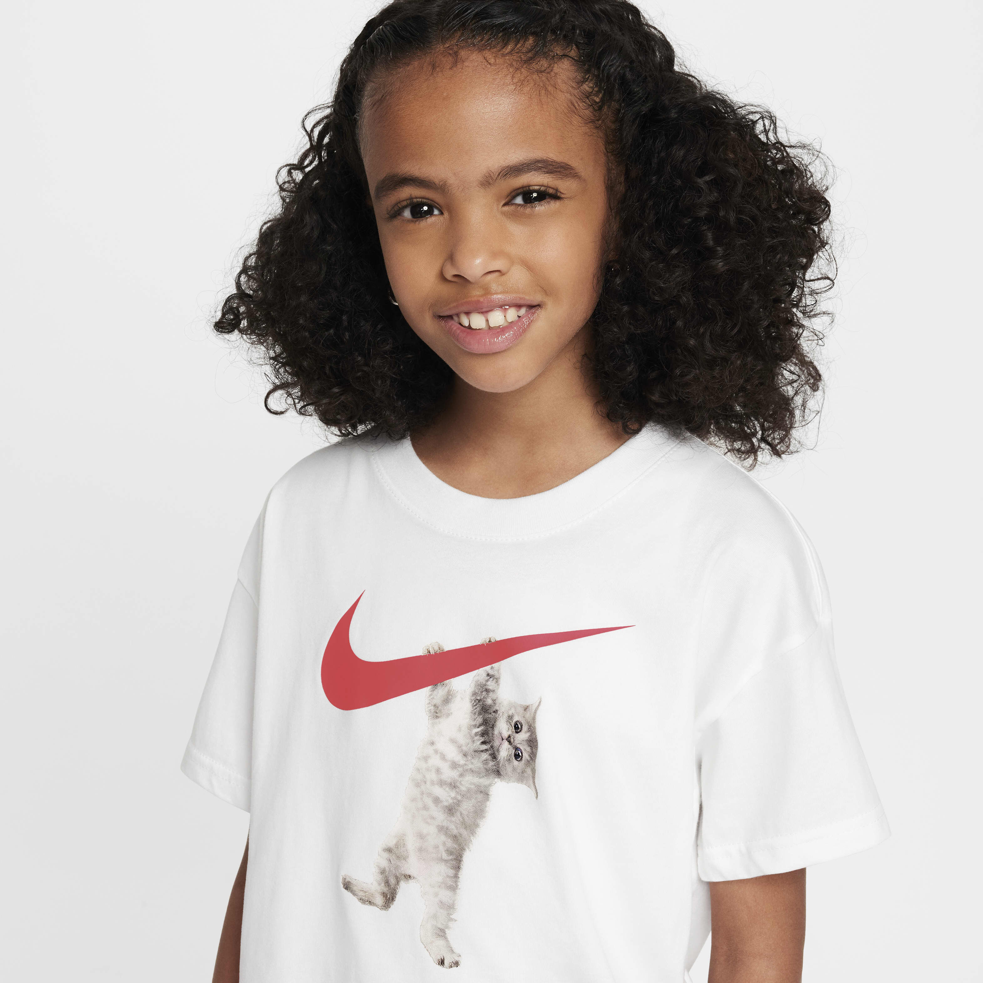 Buy Nike Sportswear Older Kids' (Girls') T-Shirt - White | Nike UAE Official