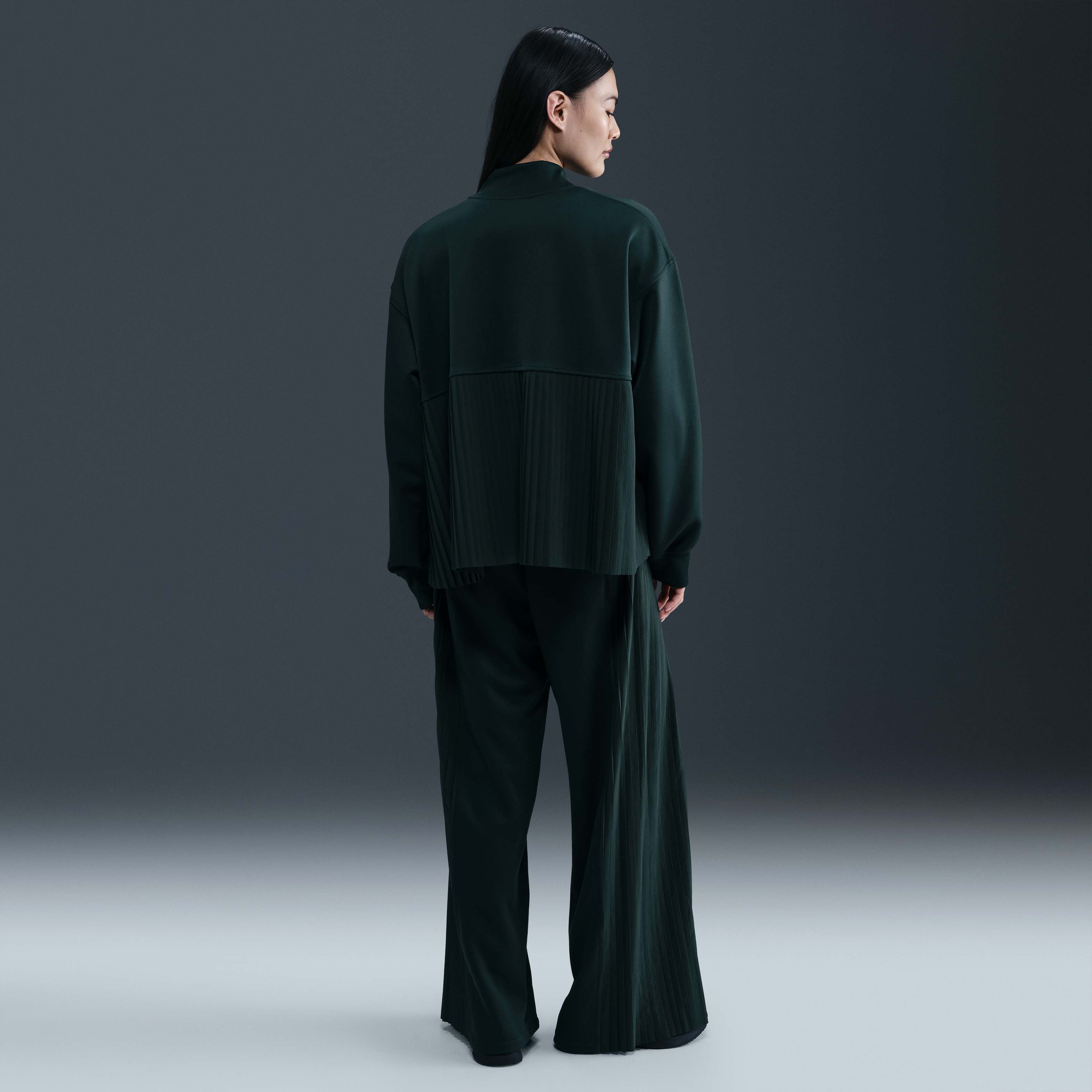 نايكي سبورتسوير image number 3