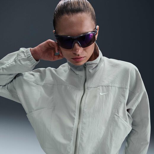 نايكي سبورتسوير ايفريثنج ووفنز