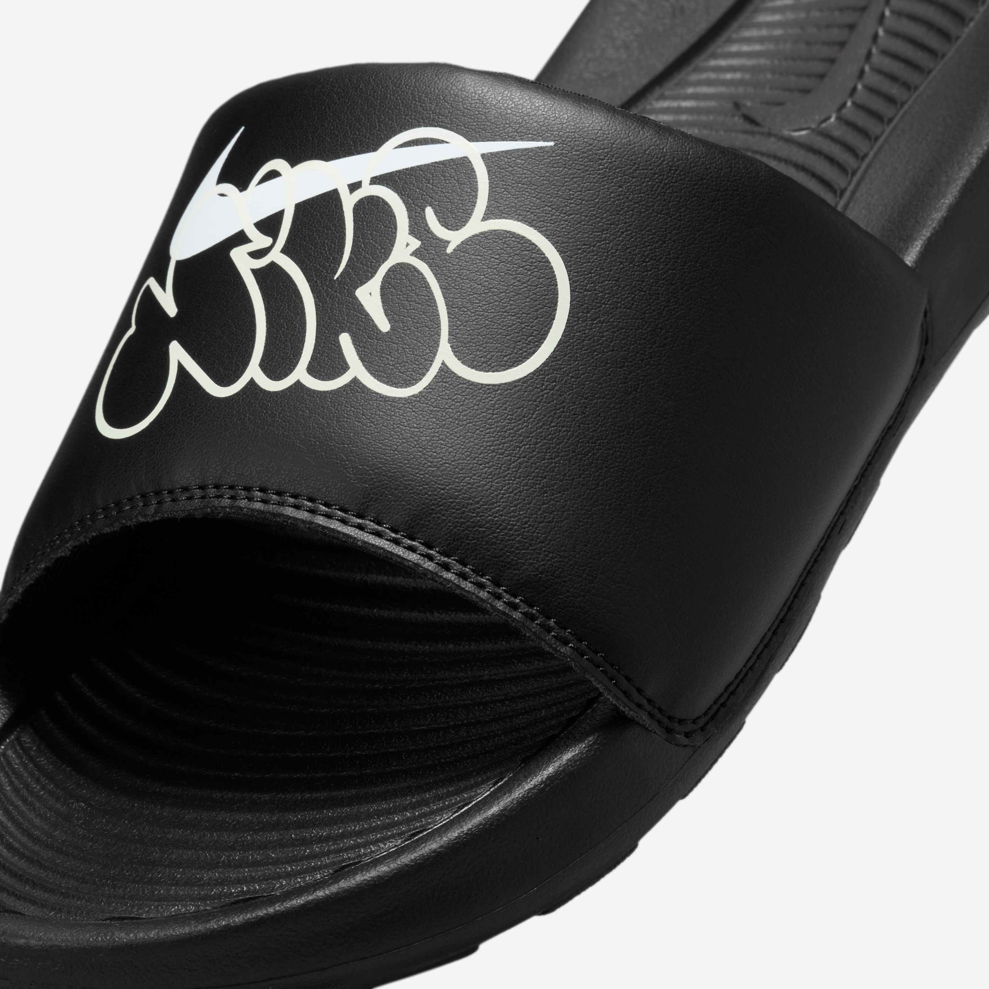 Nike Victori One image number 5