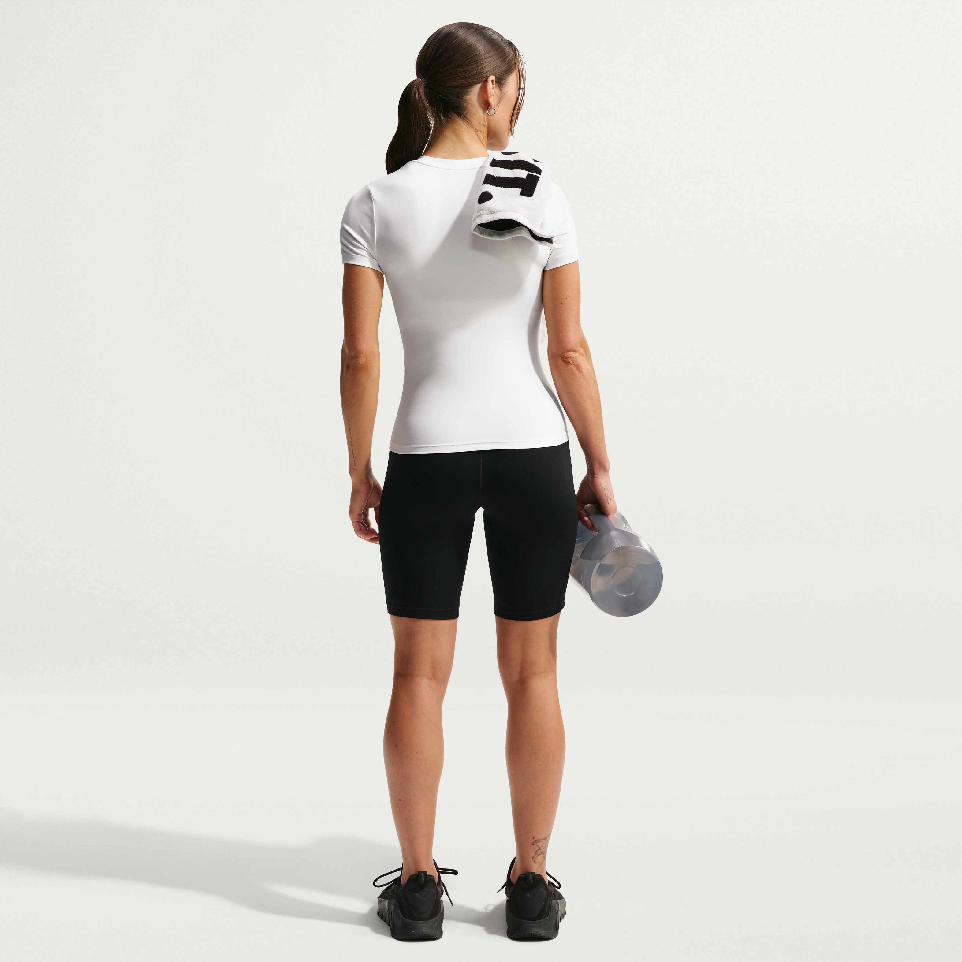 نايكي ون فيتد image number 4